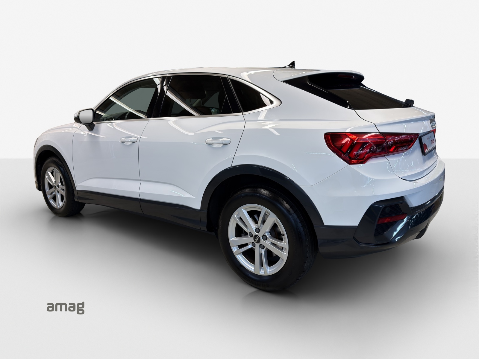 AUDI Q3 Sportback 35 TFSI Attraction S-tronic-image-2