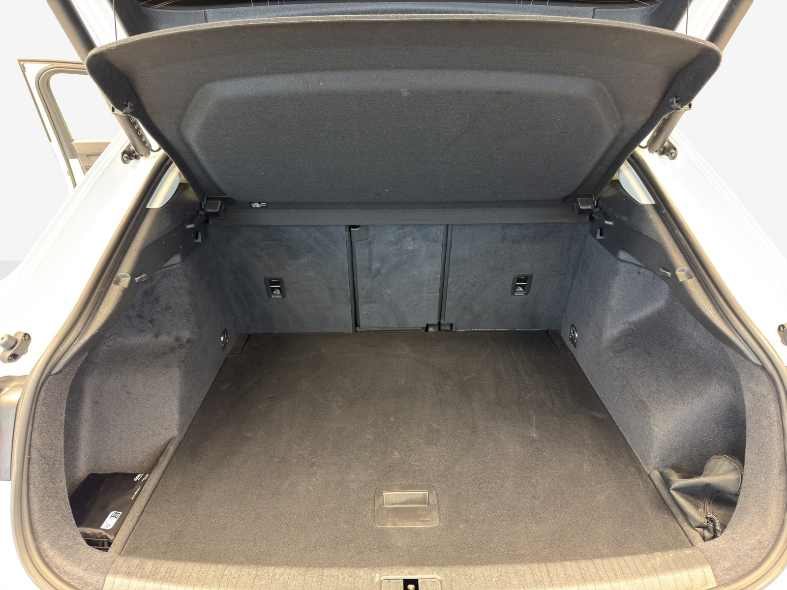 AUDI Q3 Sportback 35 TFSI Attraction S-tronic-image-12