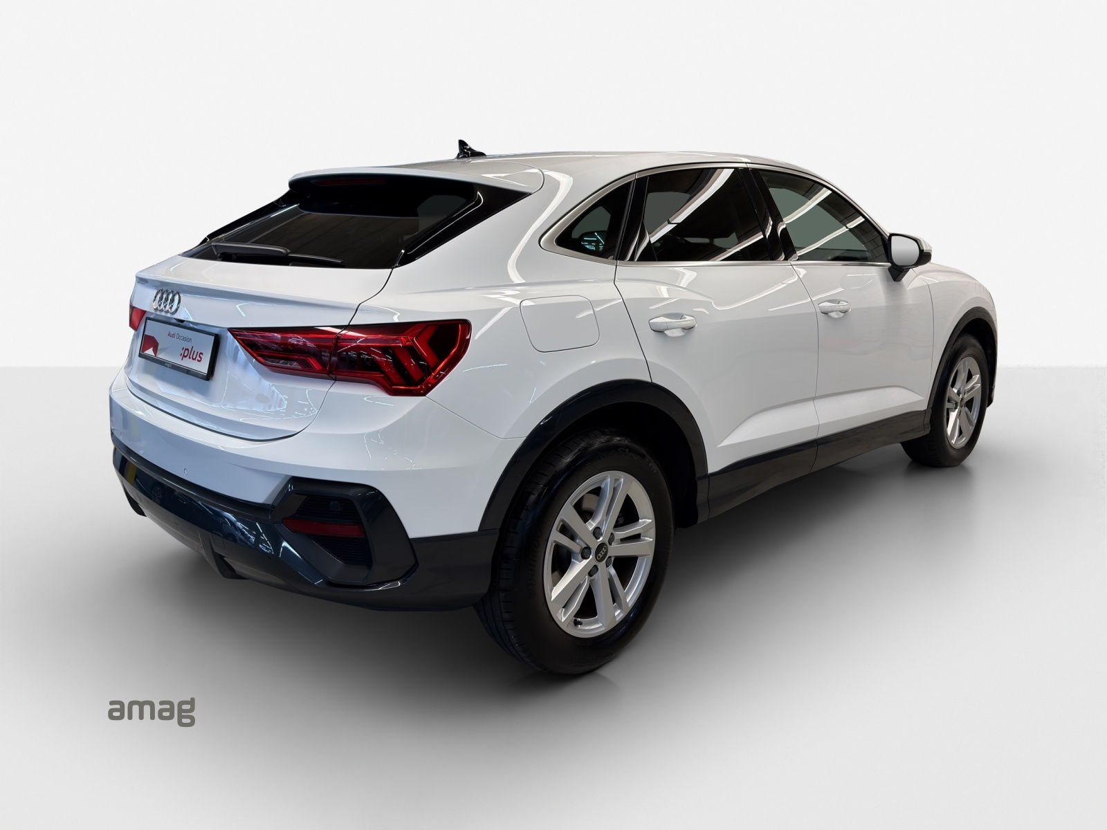 AUDI Q3 Sportback 35 TFSI Attraction S-tronic-image-4
