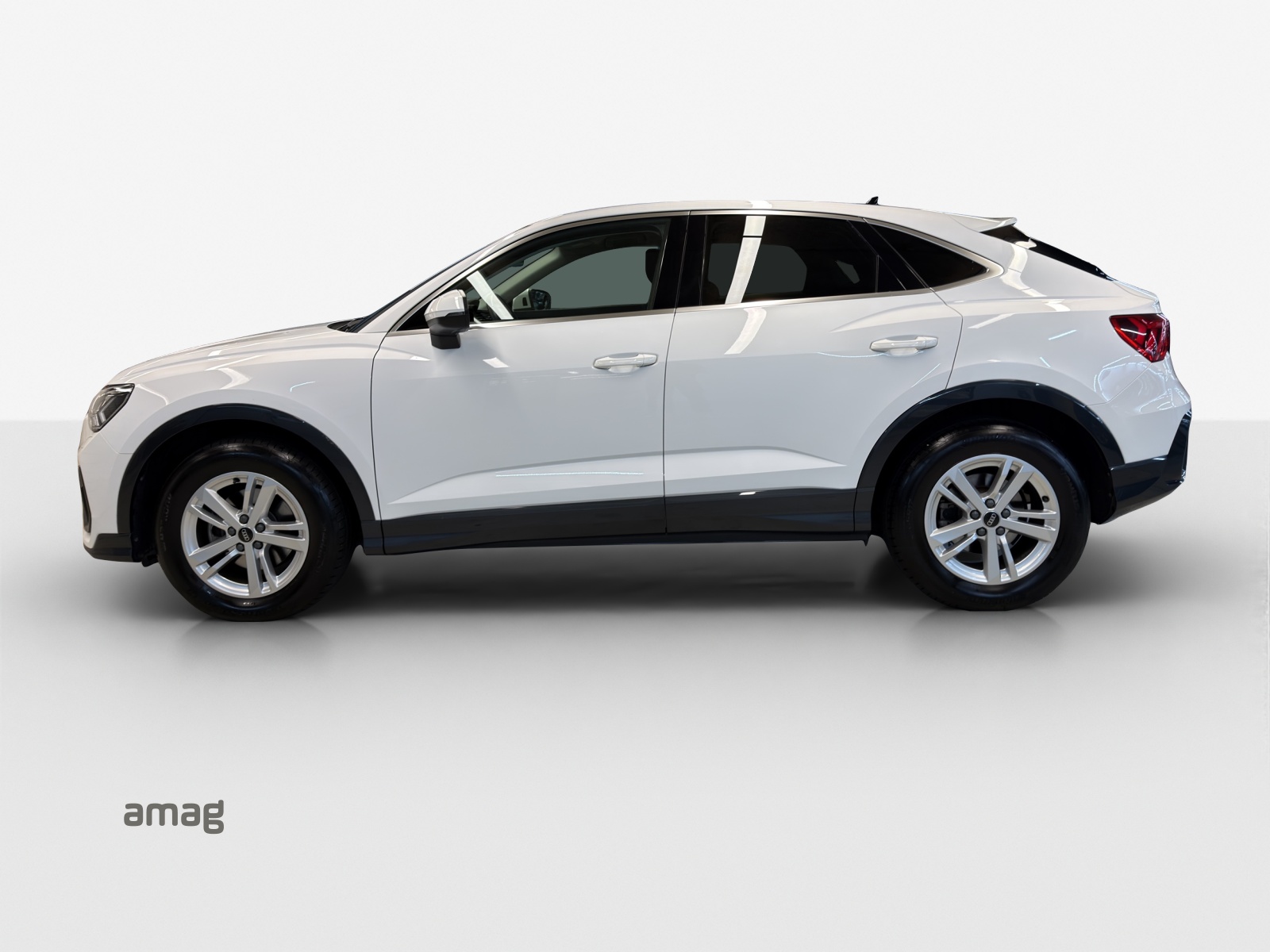 AUDI Q3 Sportback 35 TFSI Attraction S-tronic-image-1