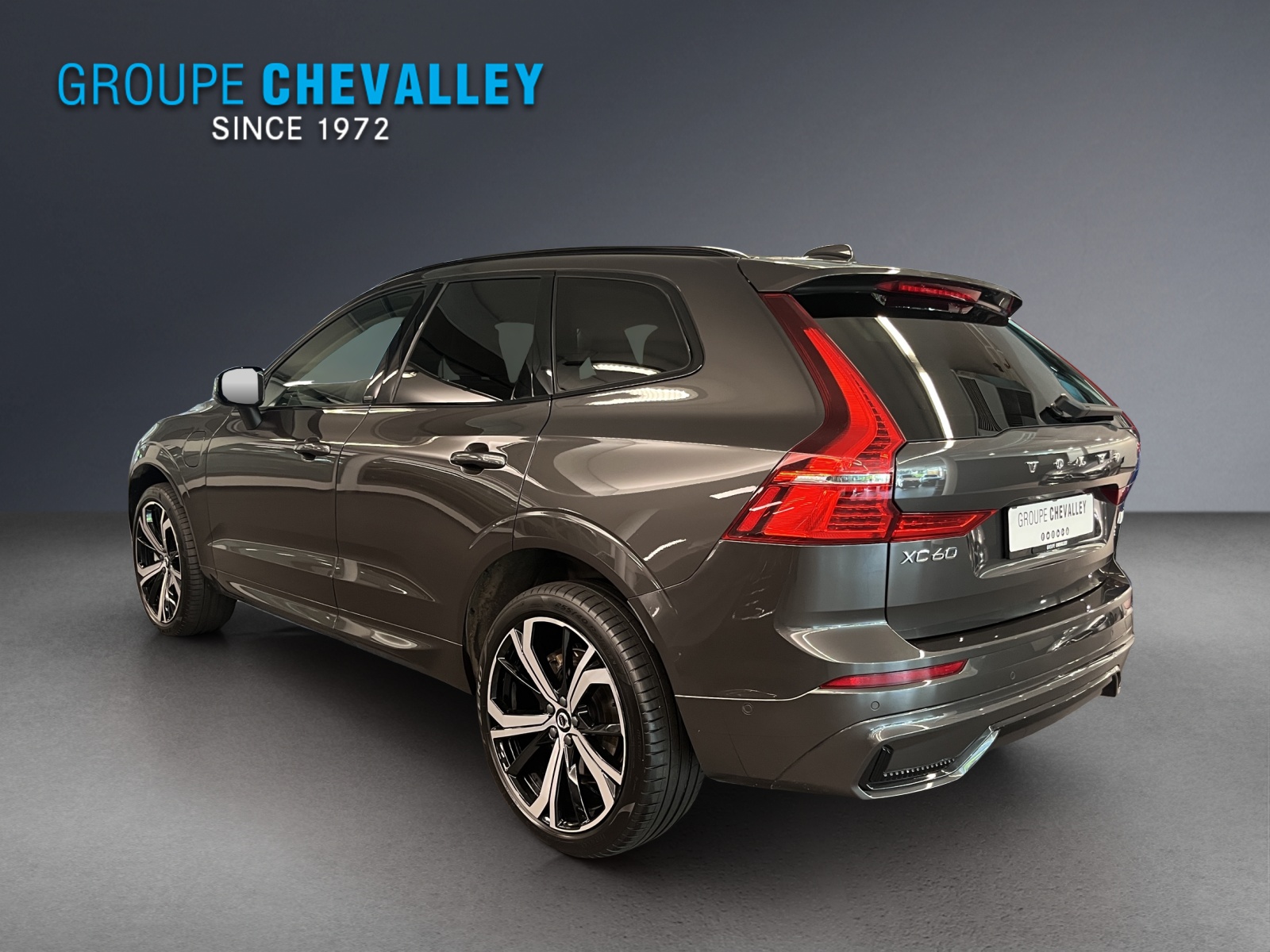 VOLVO XC60 T6 eAWD Ultim Dark-image-3