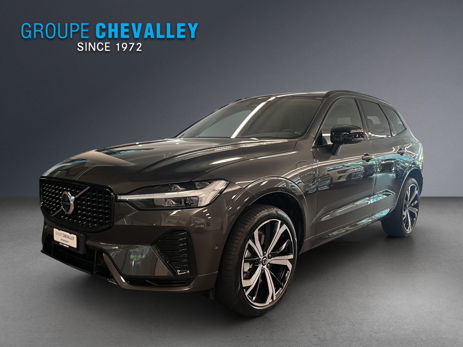 VOLVO XC60 T6 eAWD Ultim Dark-image-0