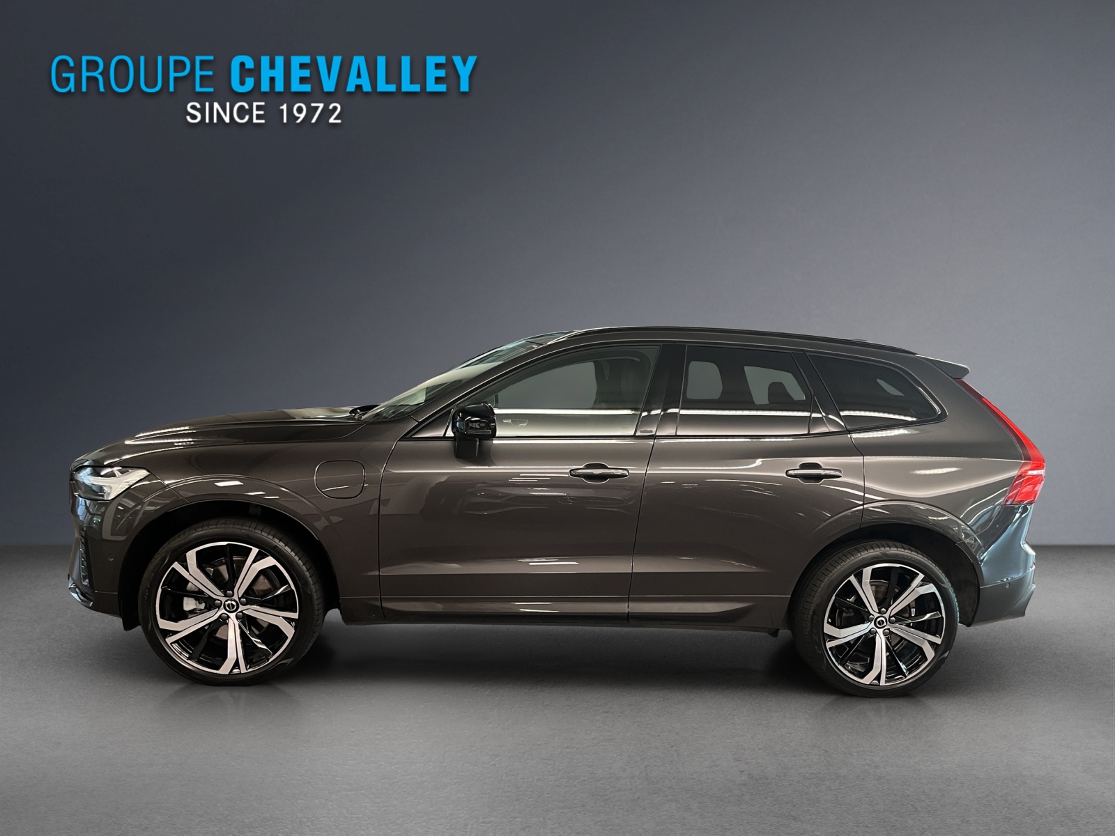 VOLVO XC60 T6 eAWD Ultim Dark-image-2