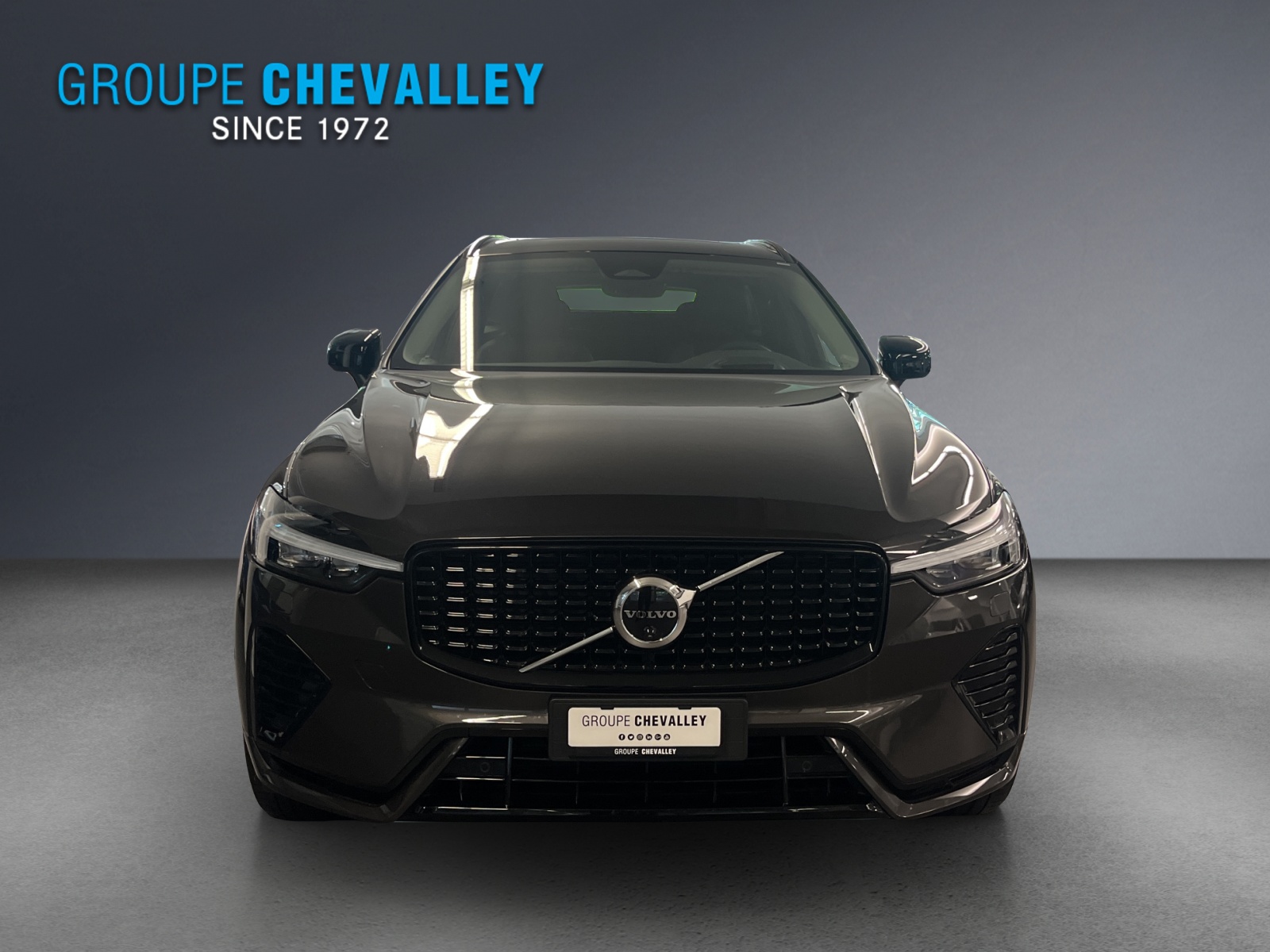 VOLVO XC60 T6 eAWD Ultim Dark-image-1