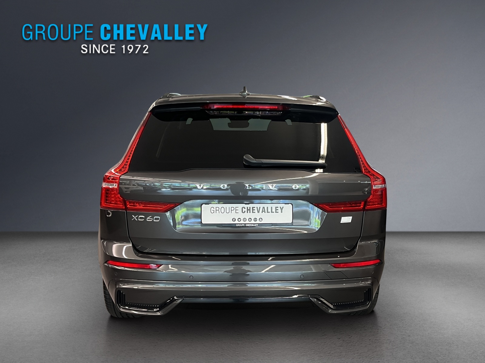 VOLVO XC60 T6 eAWD Ultim Dark-image-4