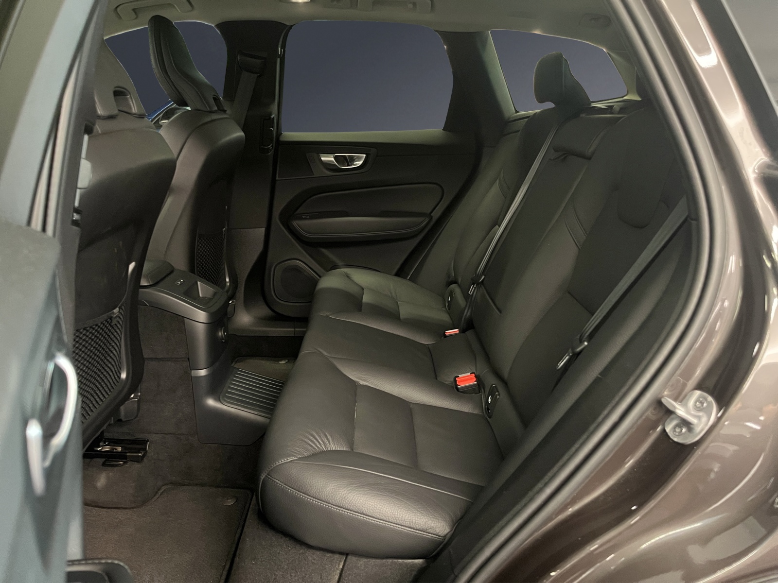 VOLVO XC60 T6 eAWD Ultim Dark-image-10