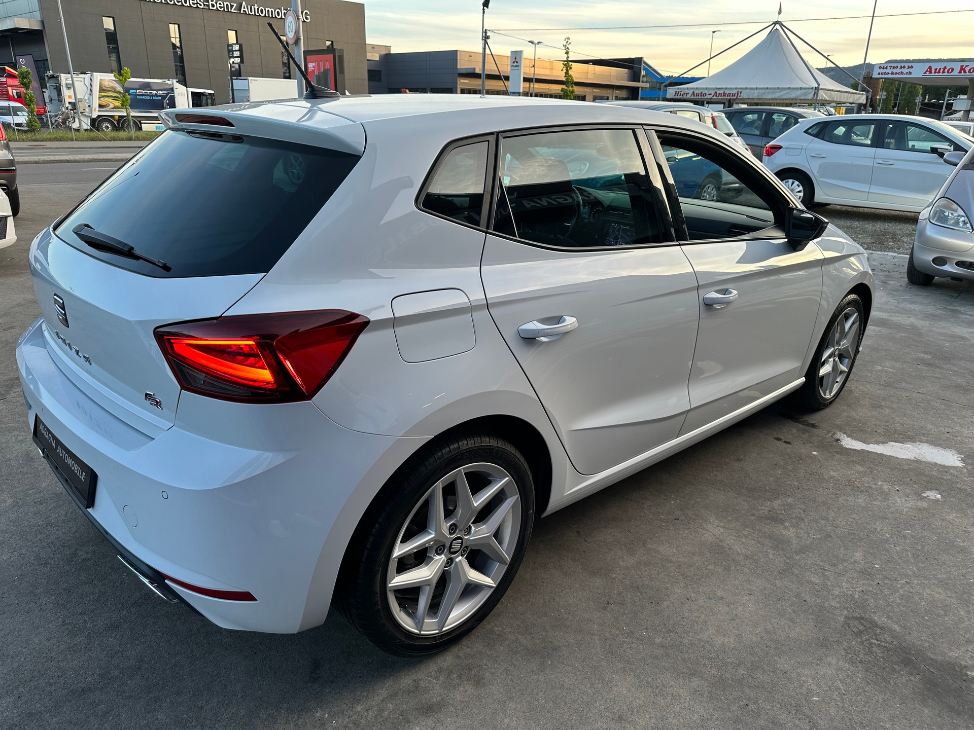 SEAT Ibiza 1.0 EcoTSI Hola FR DSG-image-3