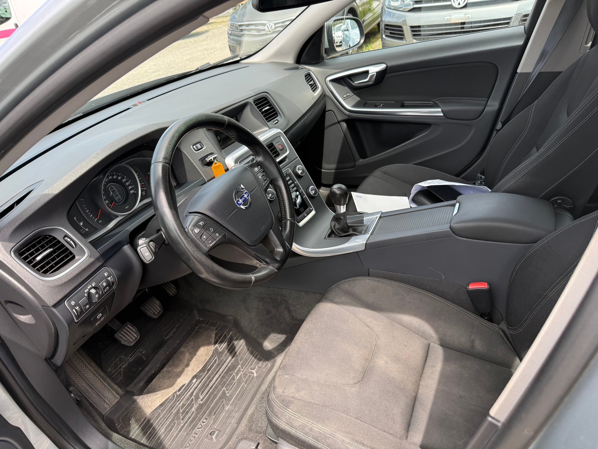 VOLVO S60 T4 Powershift-image-8