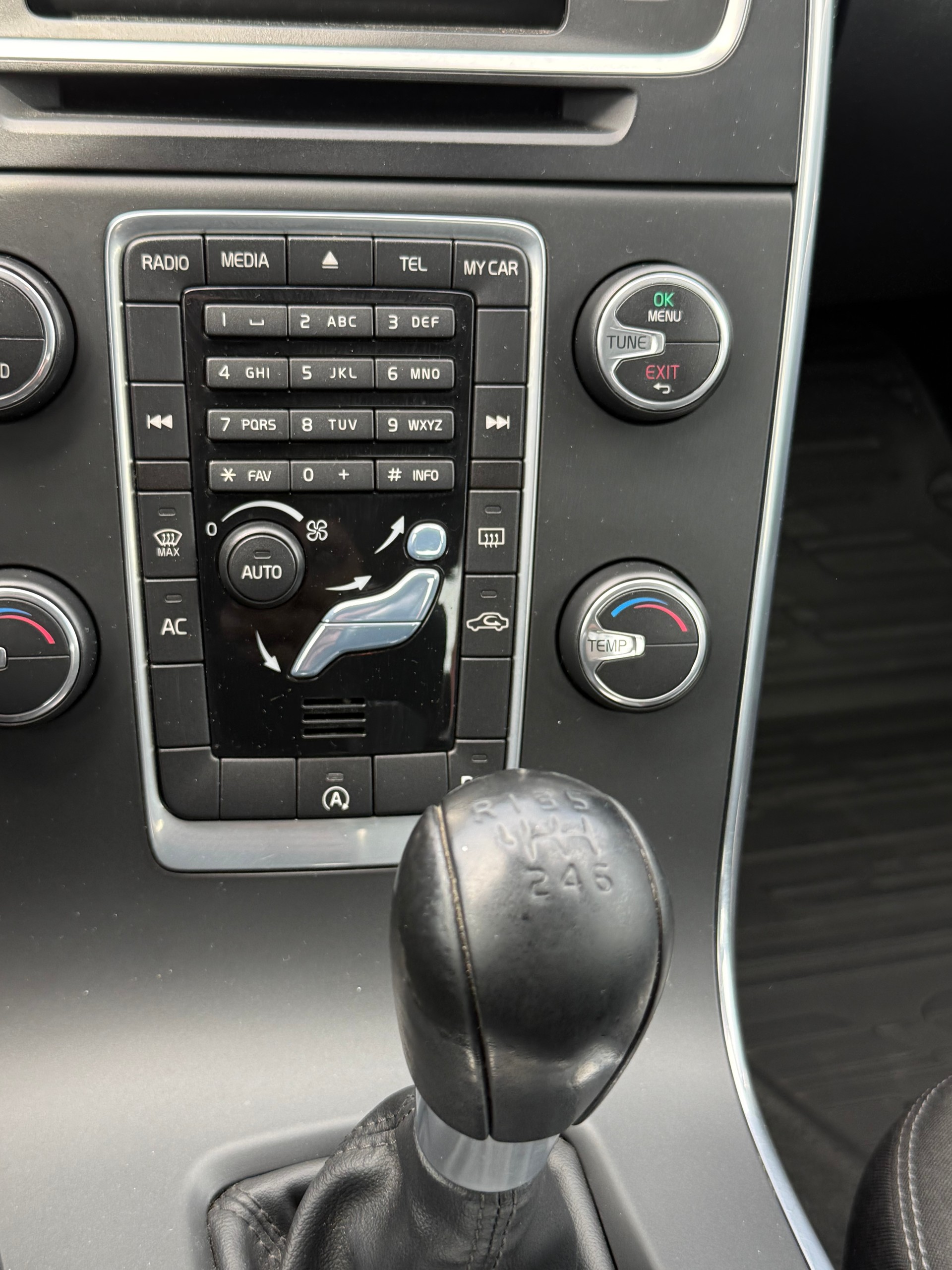 VOLVO S60 T4 Powershift-image-10