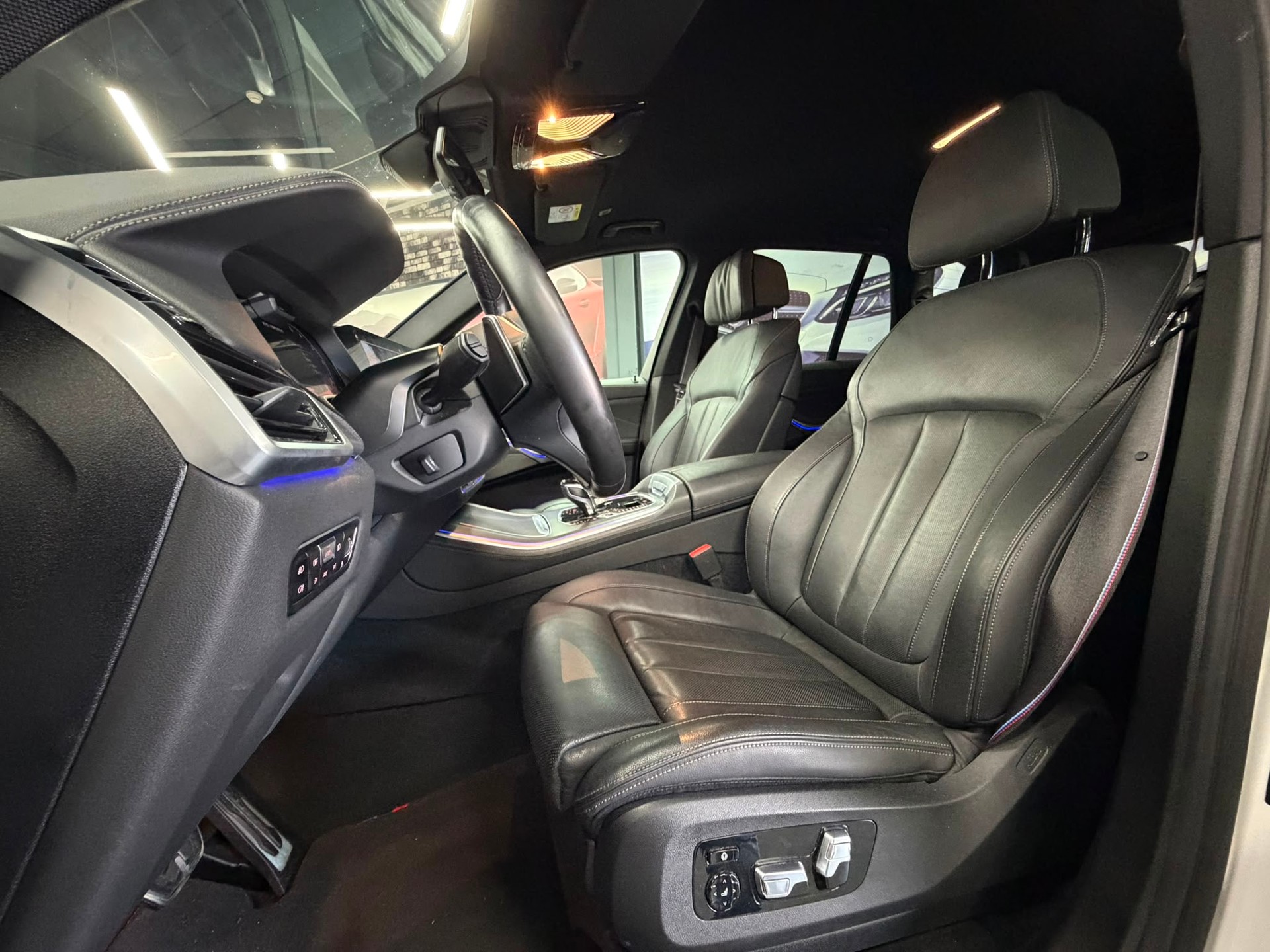 BMW X5 xDrive M50d Steptronic-image-6