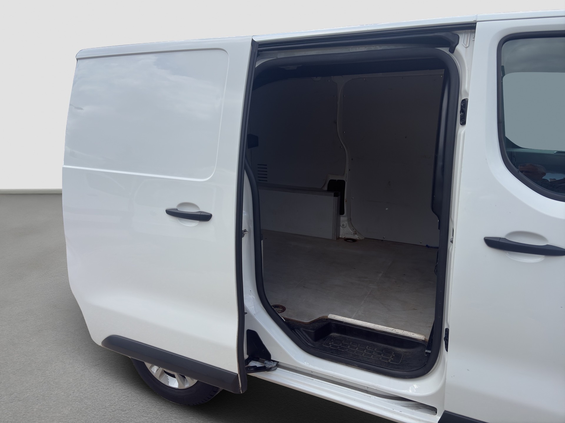 CITROEN Jumpy 2.0 BlueHDi 120 XS Komfort-image-14