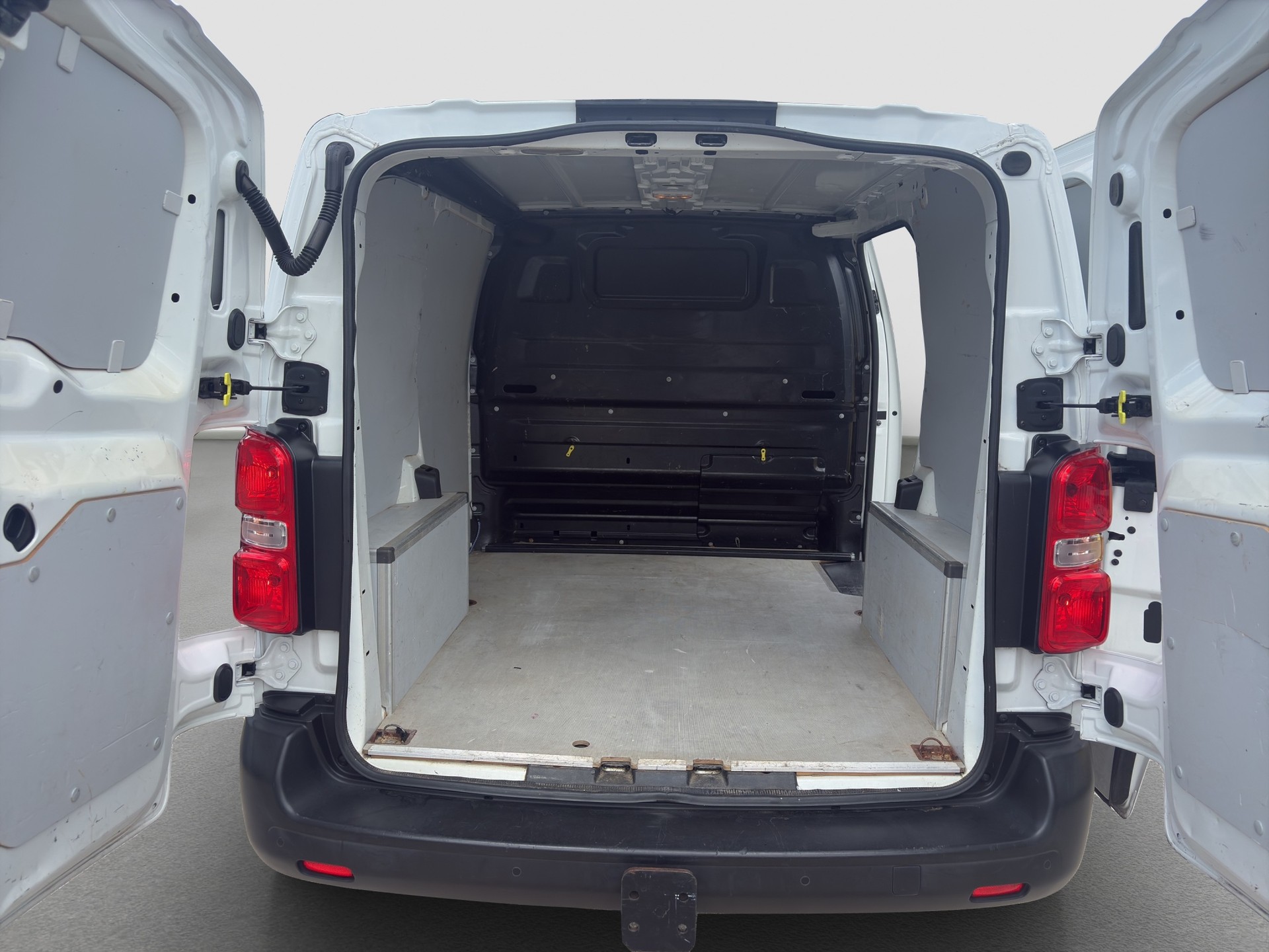 CITROEN Jumpy 2.0 BlueHDi 120 XS Komfort-image-15