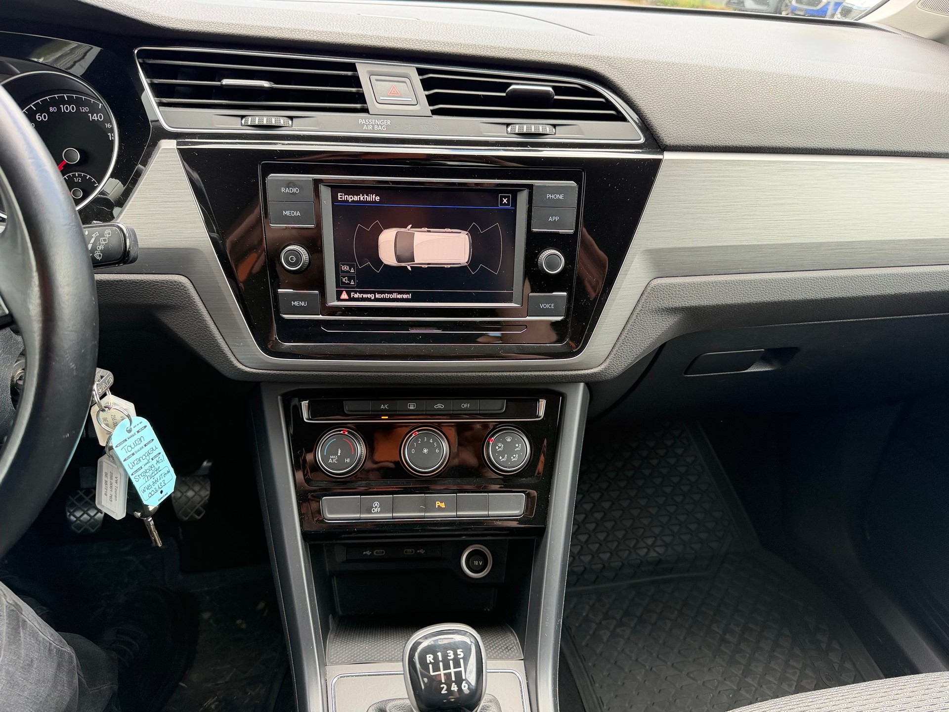 VW Touran 2.0 TDI BlueMotion Technology Comfortline-image-9