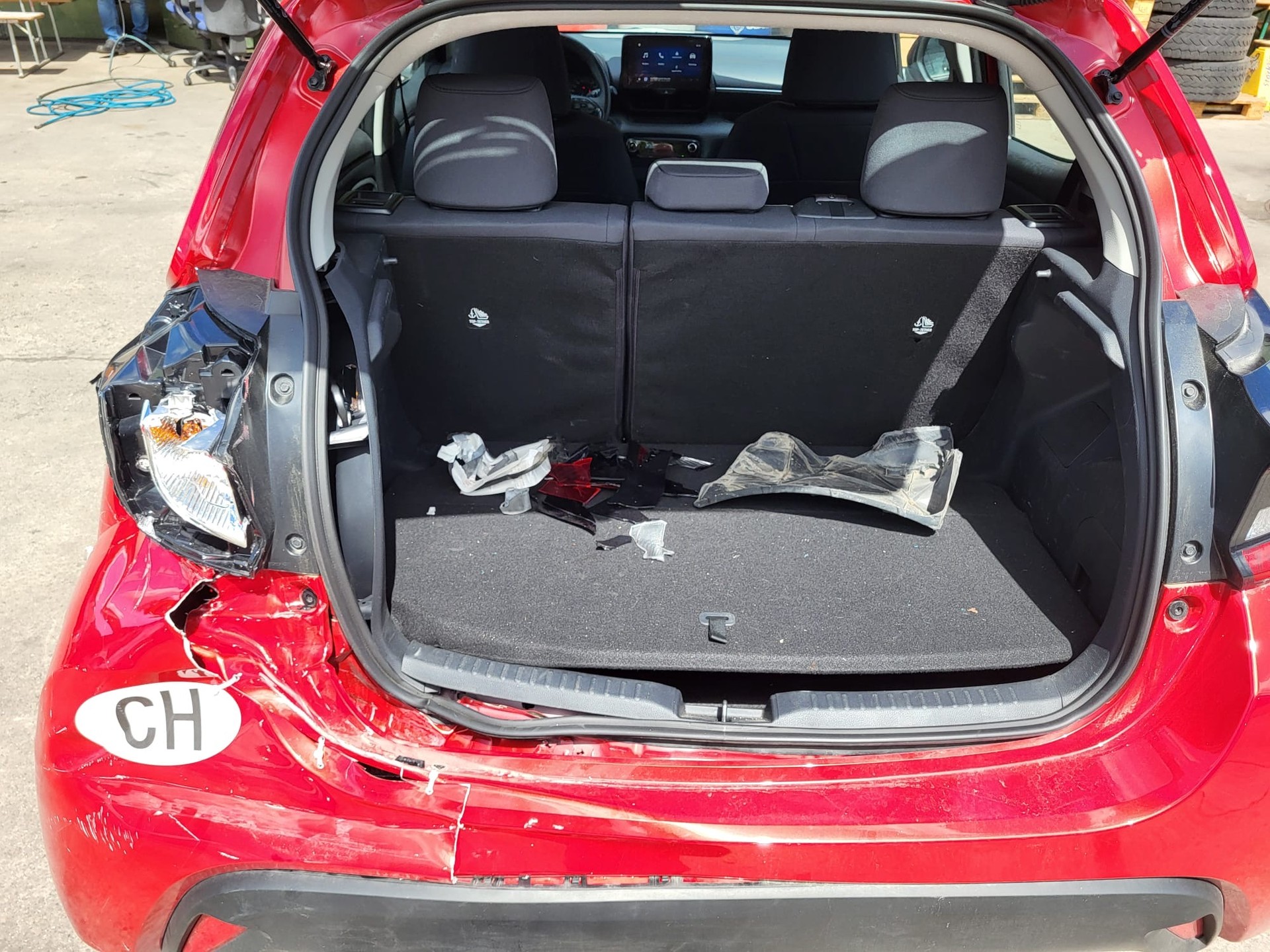 TOYOTA Yaris 1.5 Comfort e-CVT-image-10