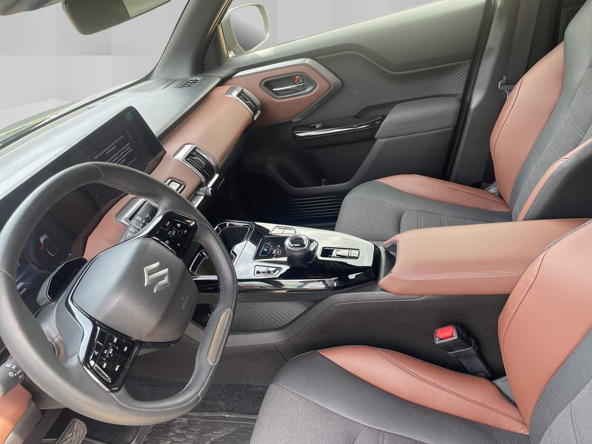 SUZUKI e Vitara Compact Top 4x4-image-5