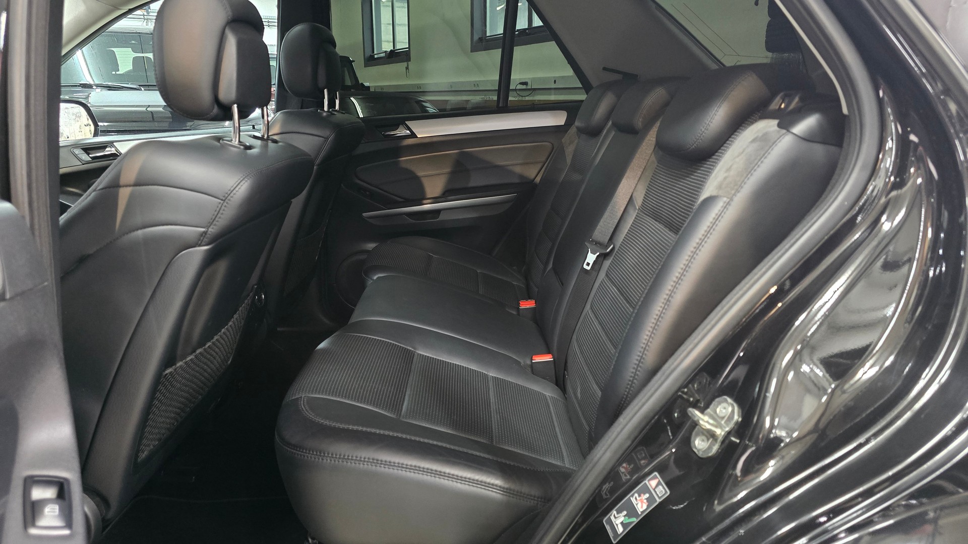 MERCEDES-BENZ ML 63 AMG 4Matic 7G-Tronic-image-19