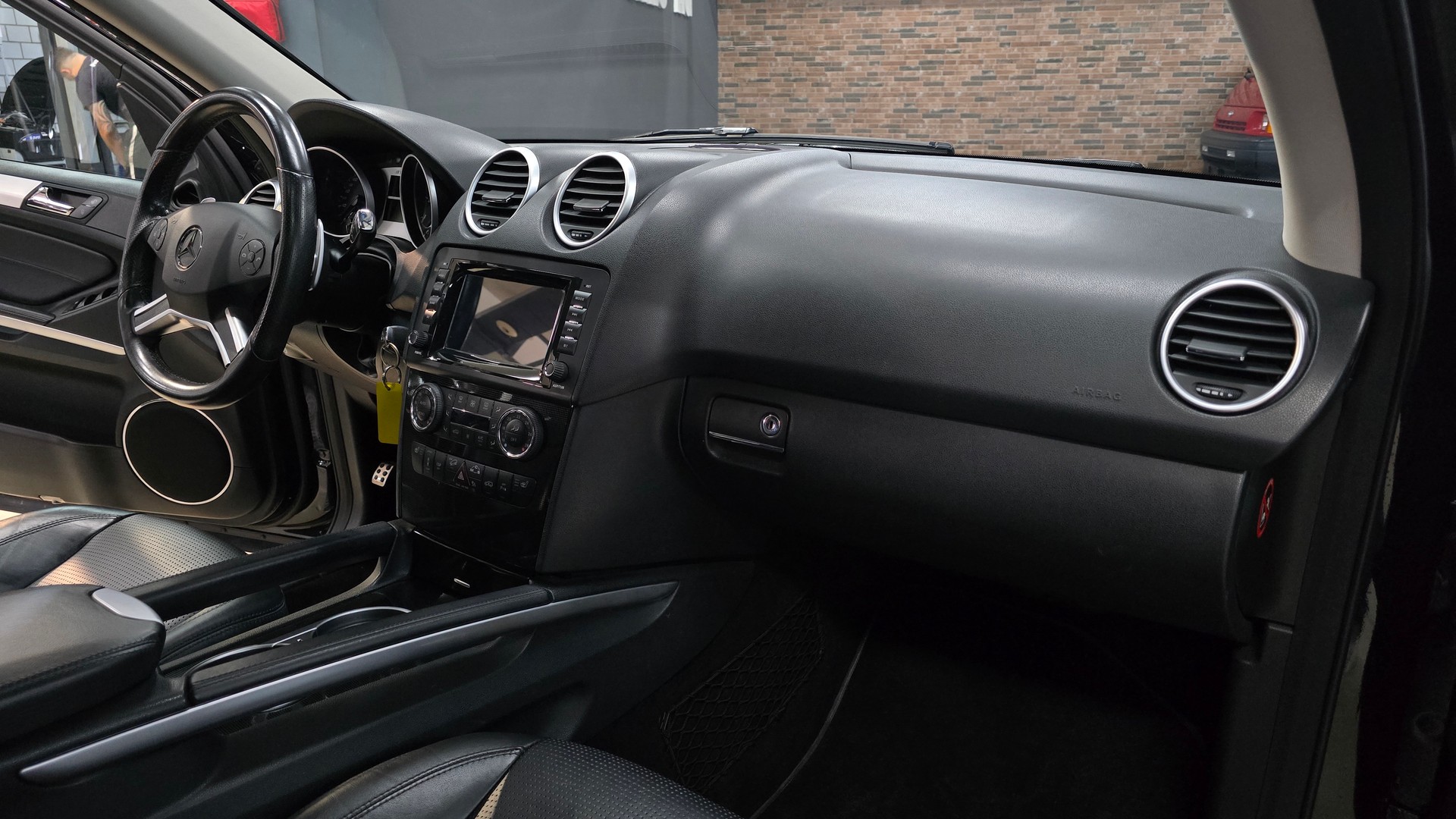 MERCEDES-BENZ ML 63 AMG 4Matic 7G-Tronic-image-21