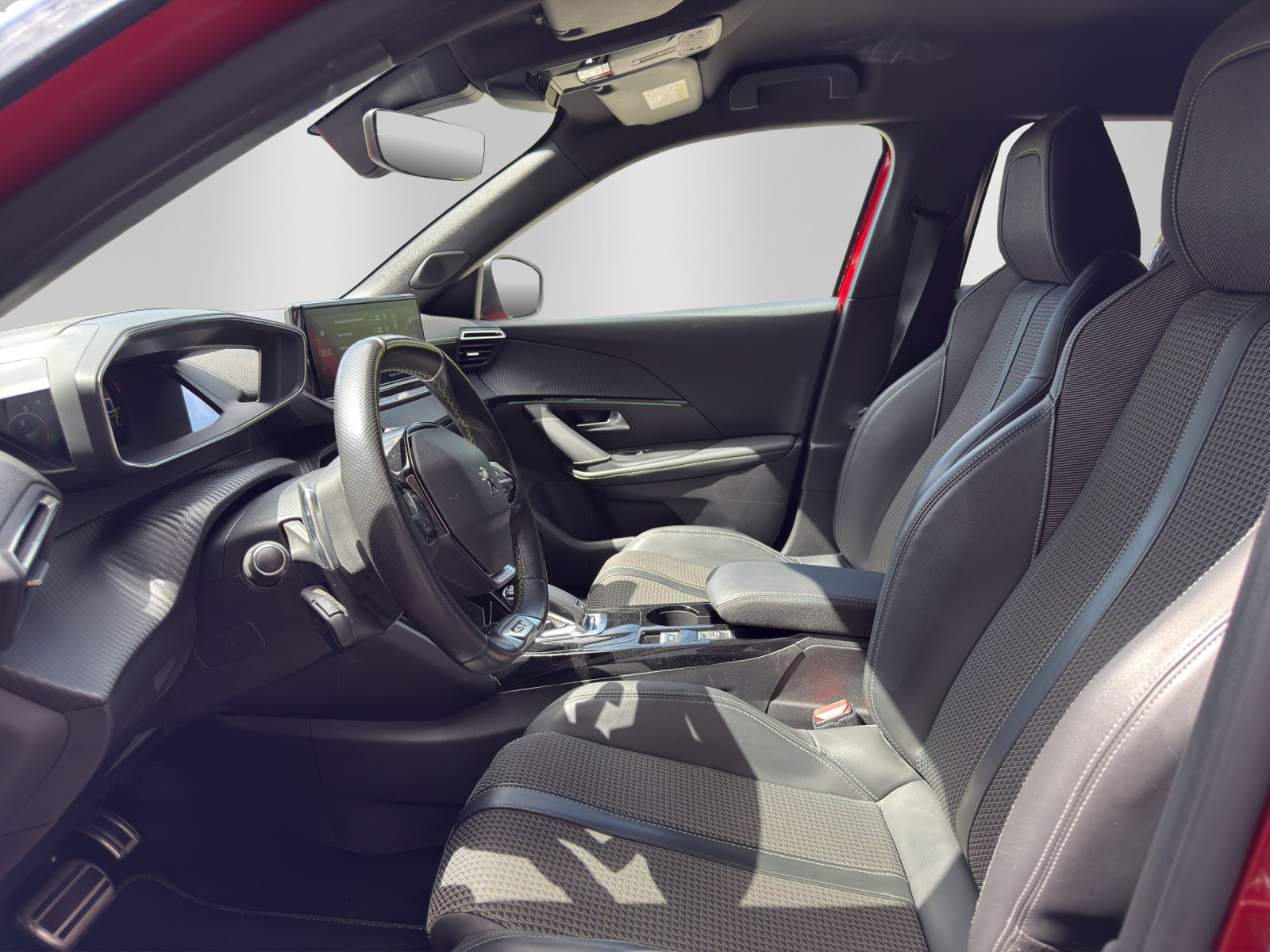 PEUGEOT 2008 1.2 130 GT-image-8