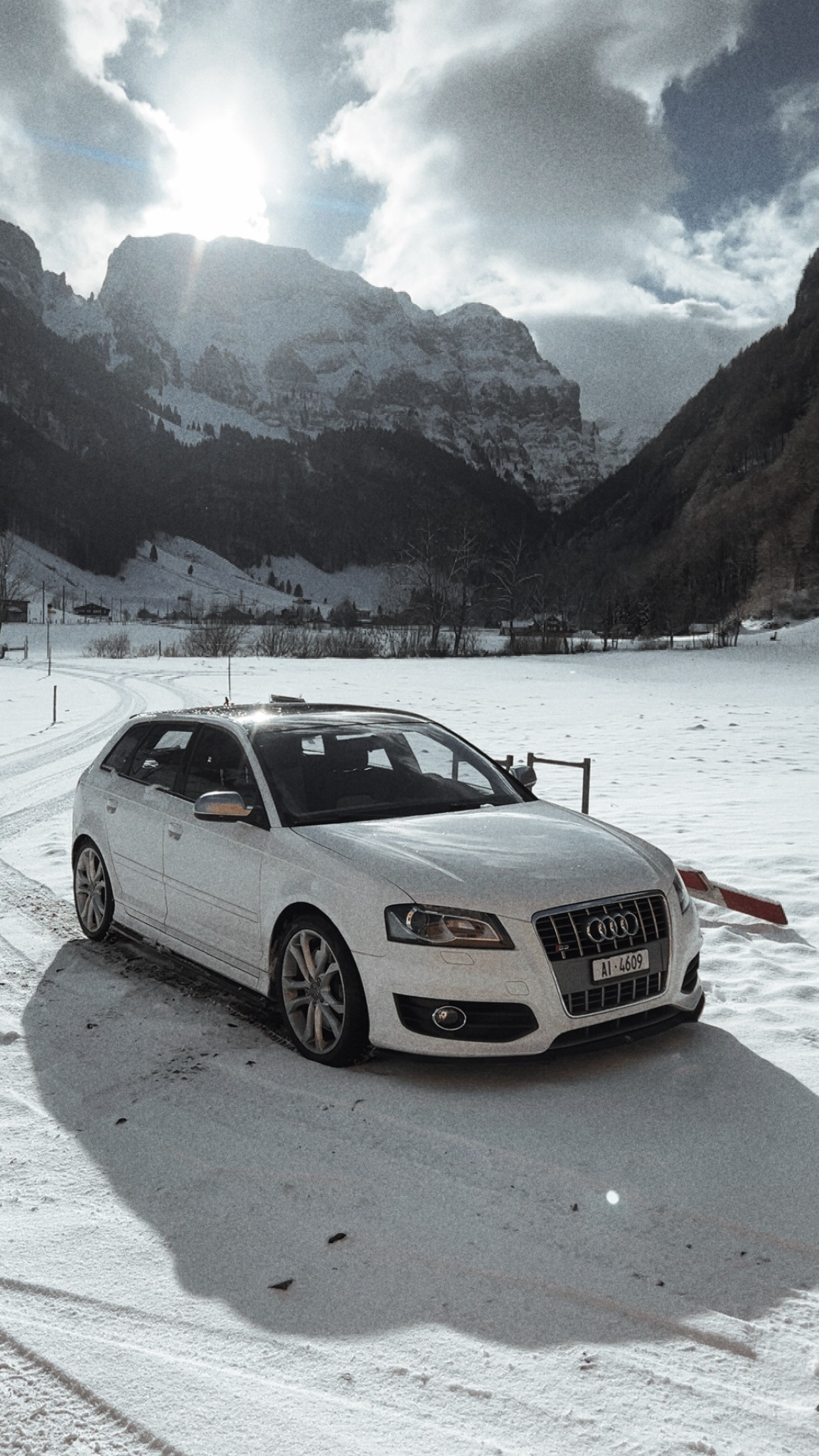 AUDI 2.0 T FSI quattro S-Tronic-image-1