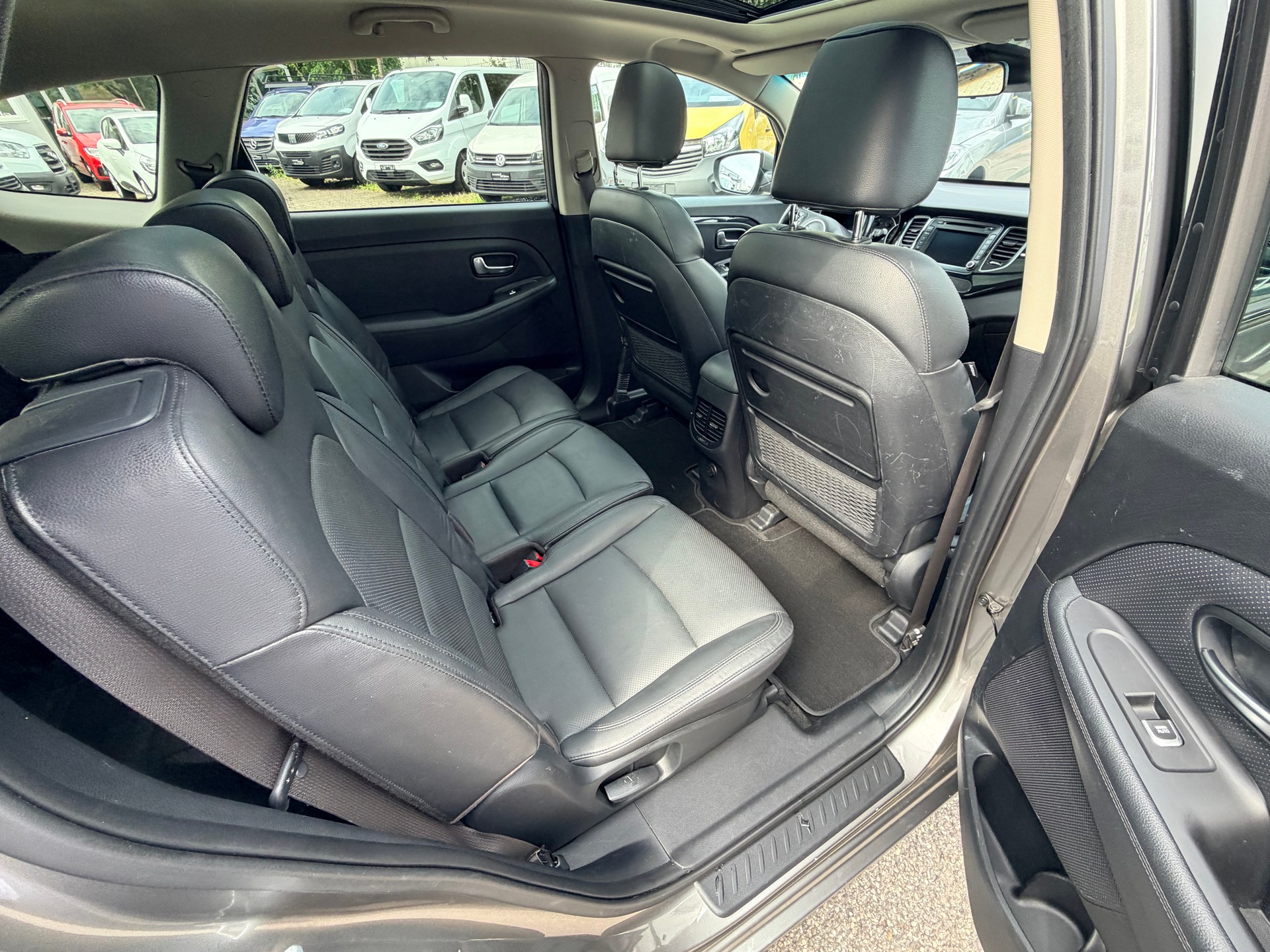 KIA Carens 1.7 CRDi Swiss Eco Edition DCT-image-10