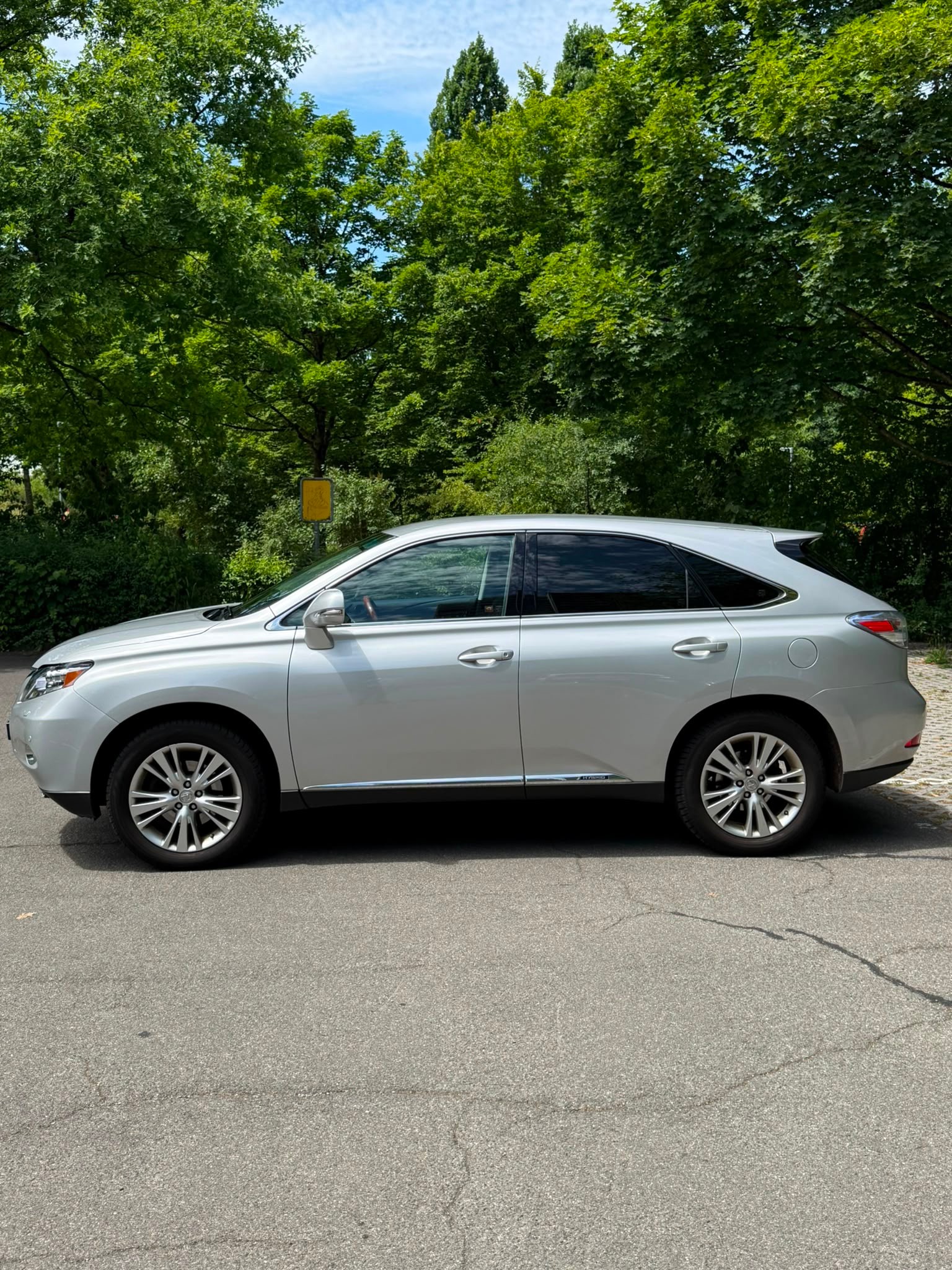 LEXUS RX-image-1
