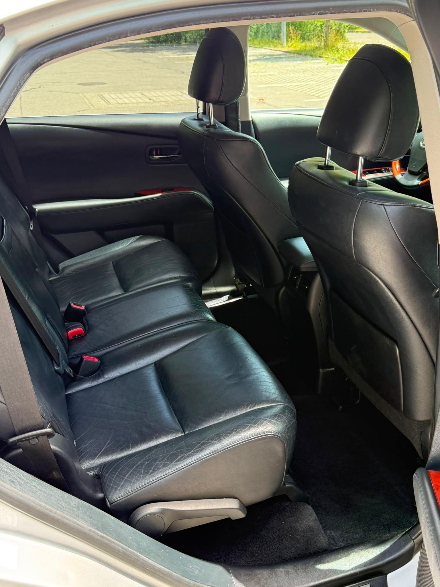 LEXUS RX-image-3