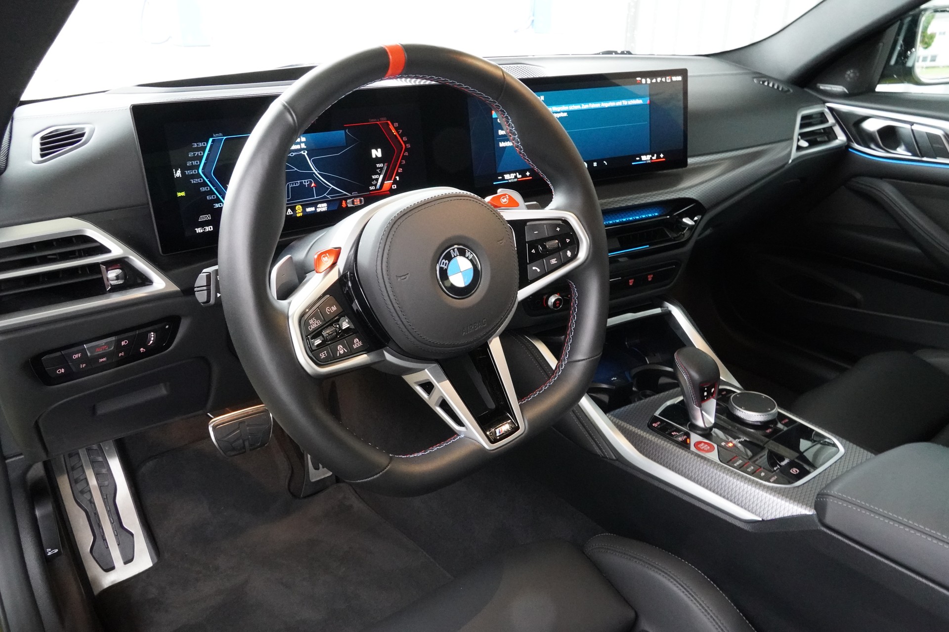 BMW M4 Coupé Competition M xDrive-image-8
