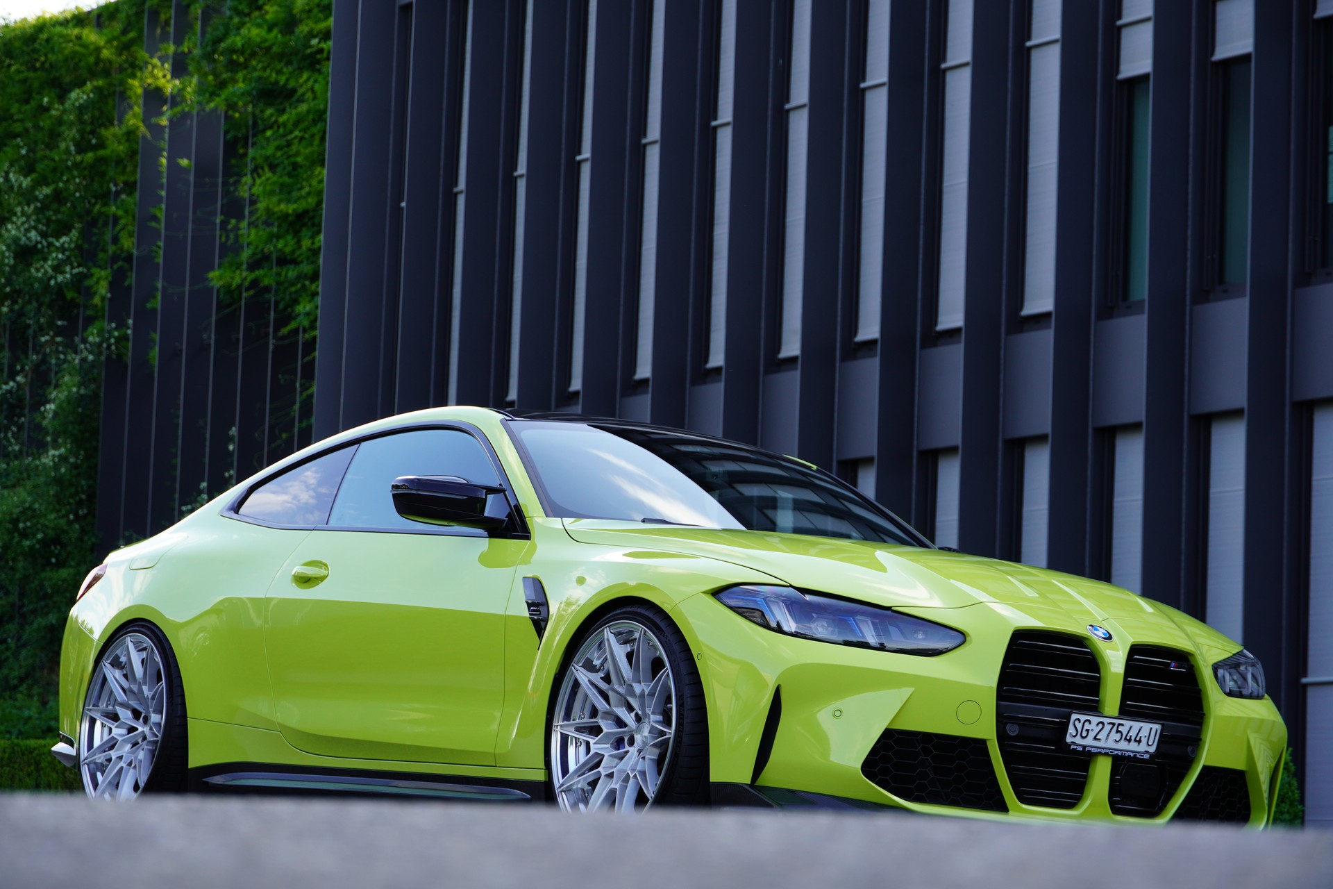 BMW M4 Coupé Competition M xDrive-image-1