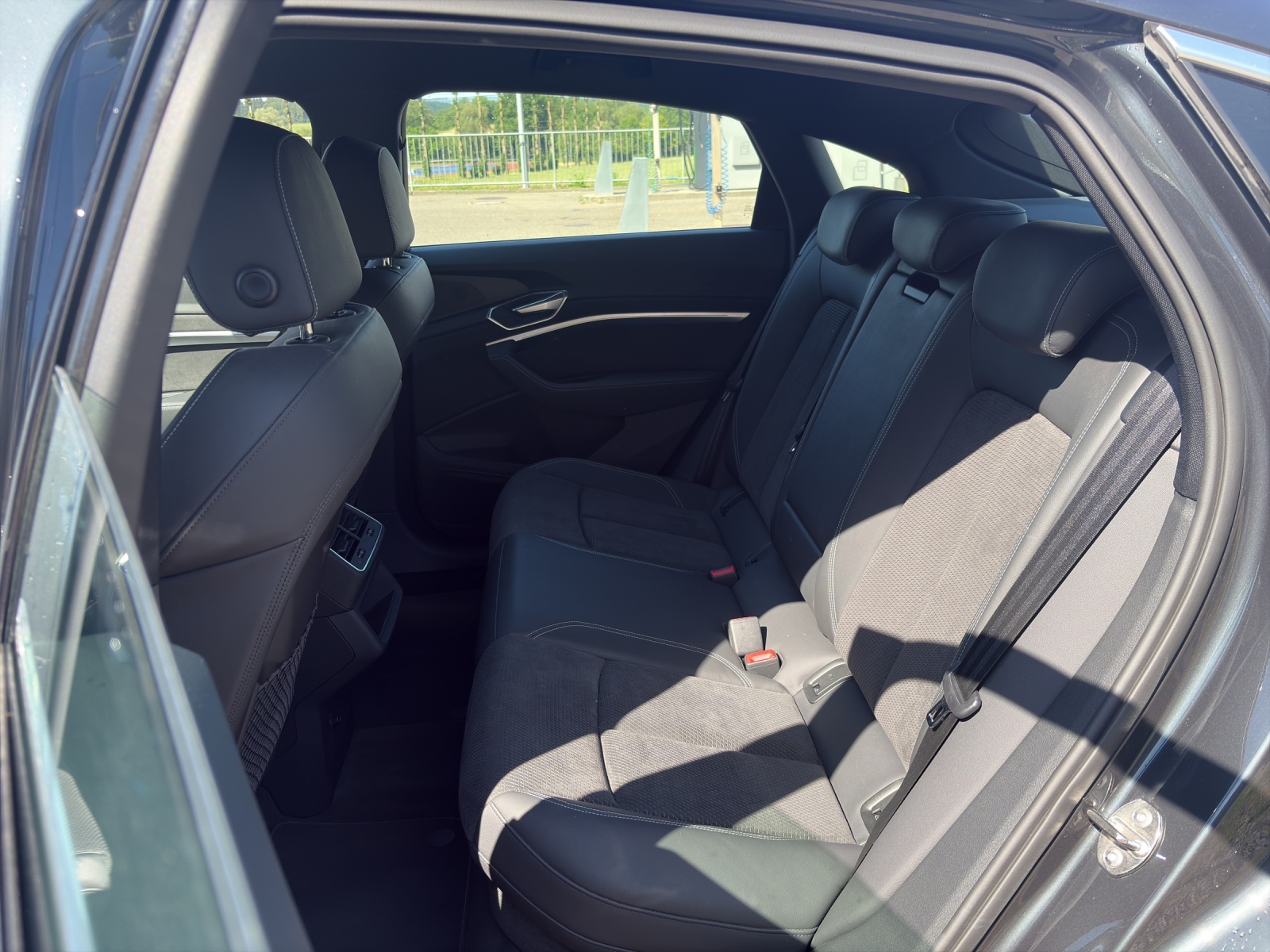 AUDI e-tron Sportback 50 Advanced quattro-image-7