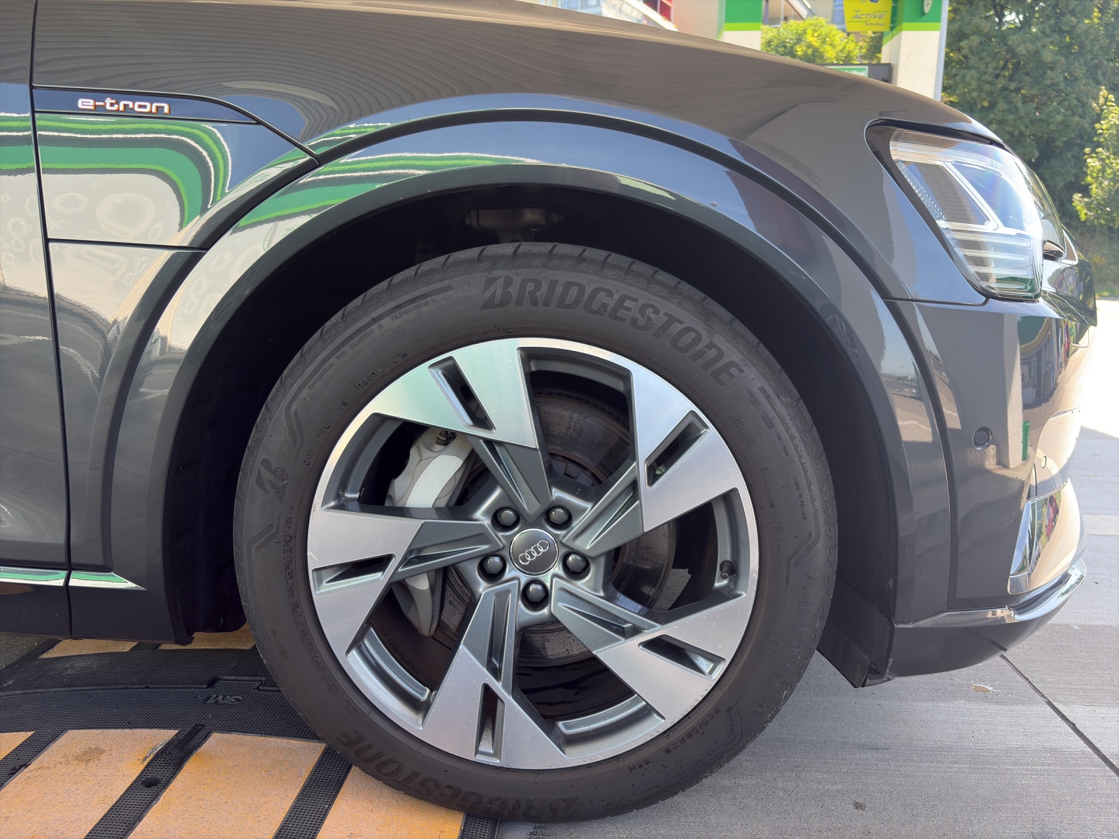 AUDI e-tron Sportback 50 Advanced quattro-image-16