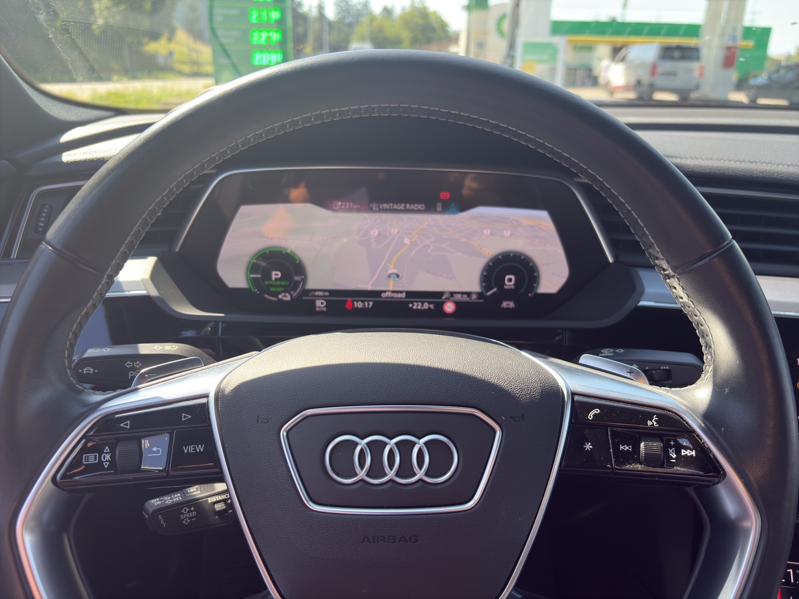 AUDI e-tron Sportback 50 Advanced quattro-image-12