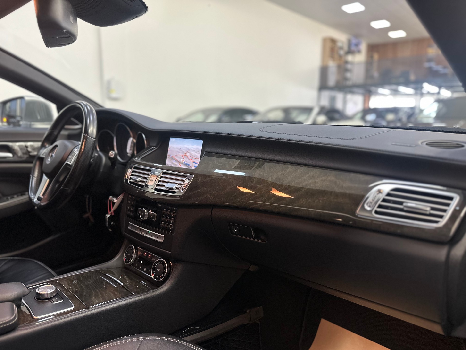 MERCEDES-BENZ CLS SB 350 CDI Executive 4Matic 7G-Tronic-image-14