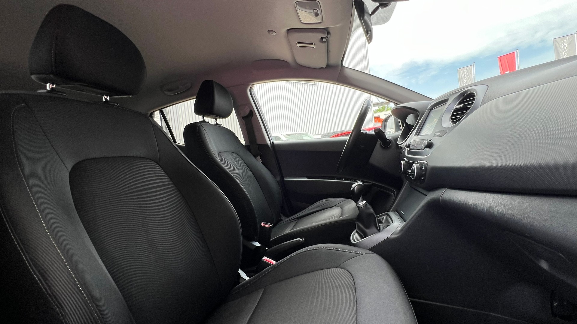 HYUNDAI i10 1.2 VERTEX l 87 PS-image-23
