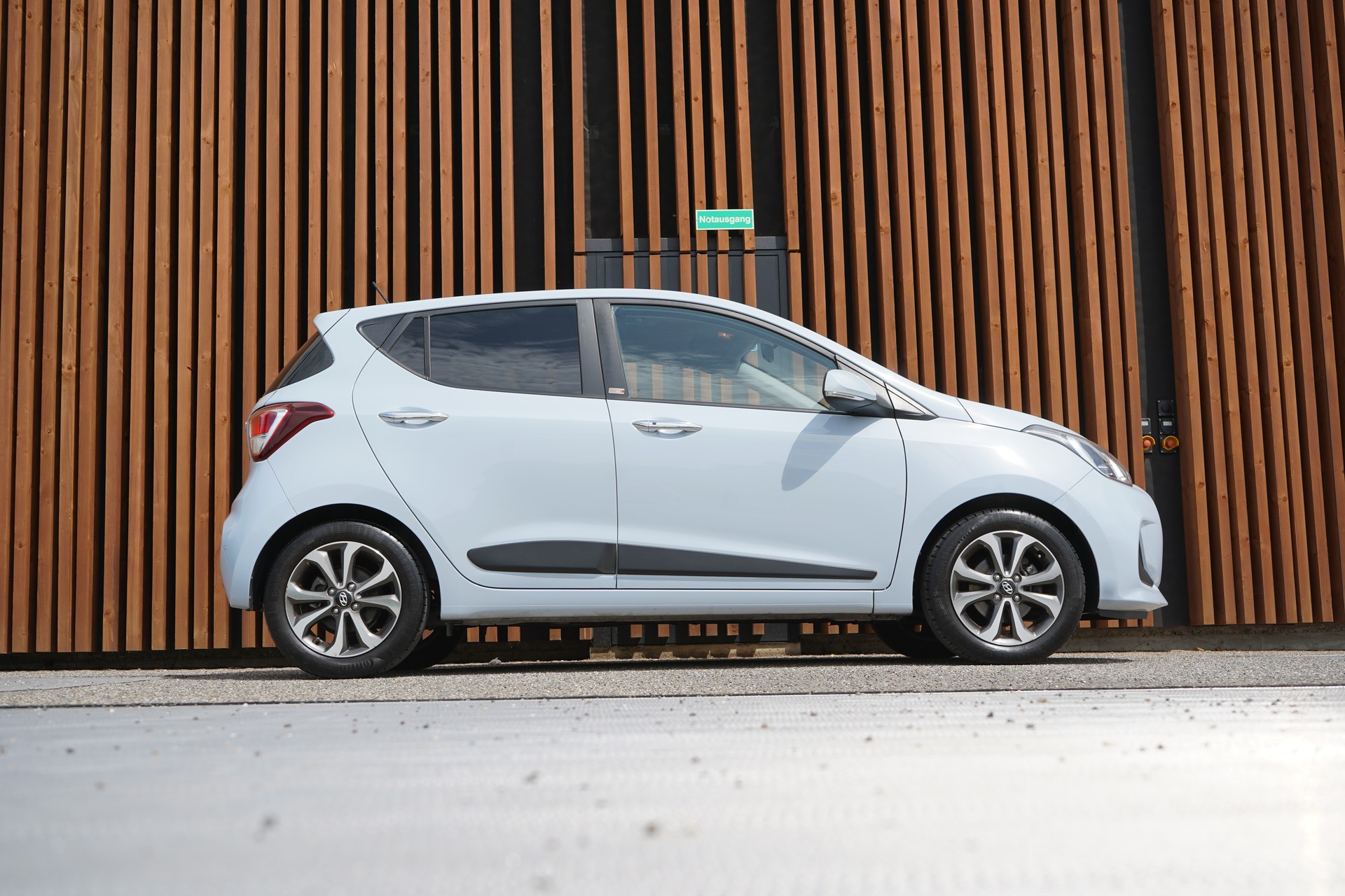 HYUNDAI i10 1.2 VERTEX l 87 PS-image-3