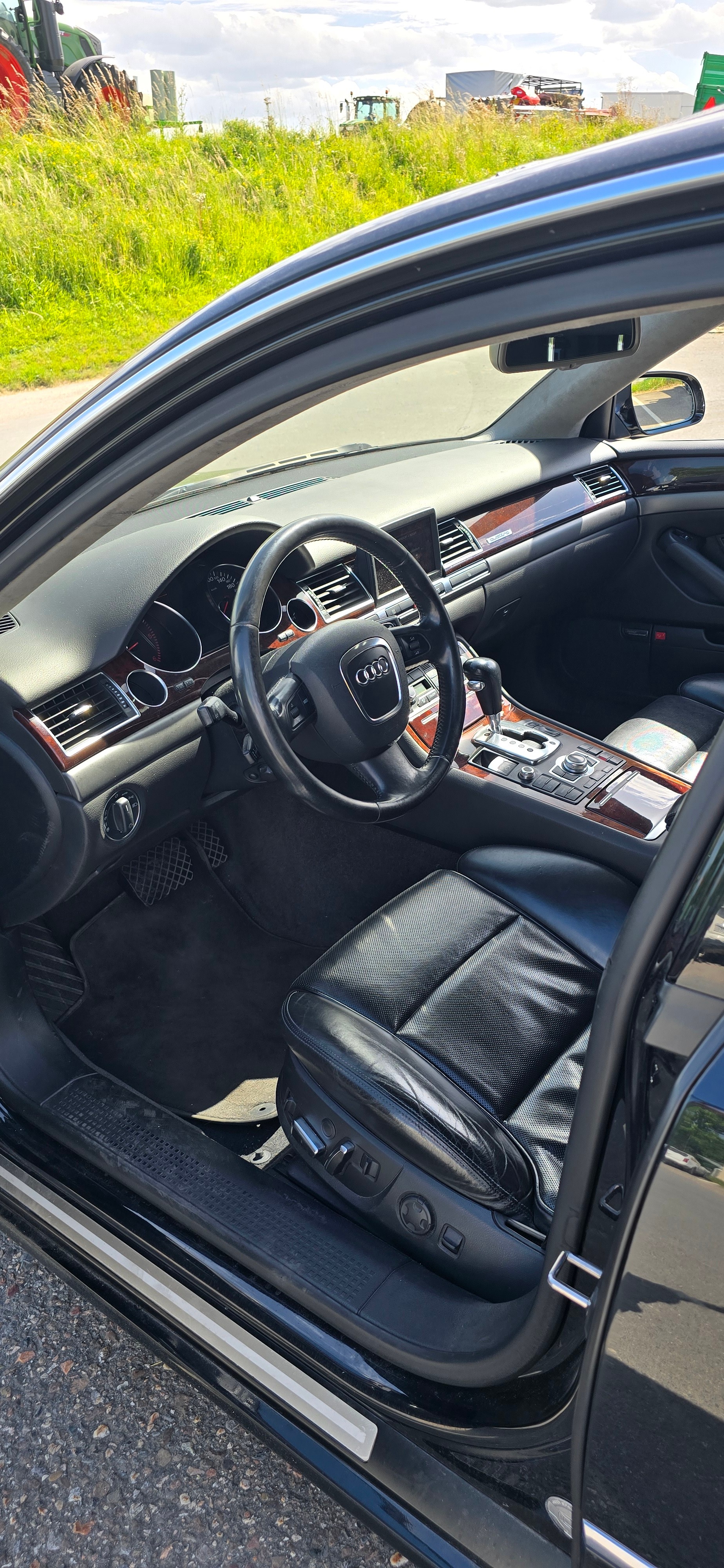 AUDI 4.2 V8 TDI DPF quattro-image-2