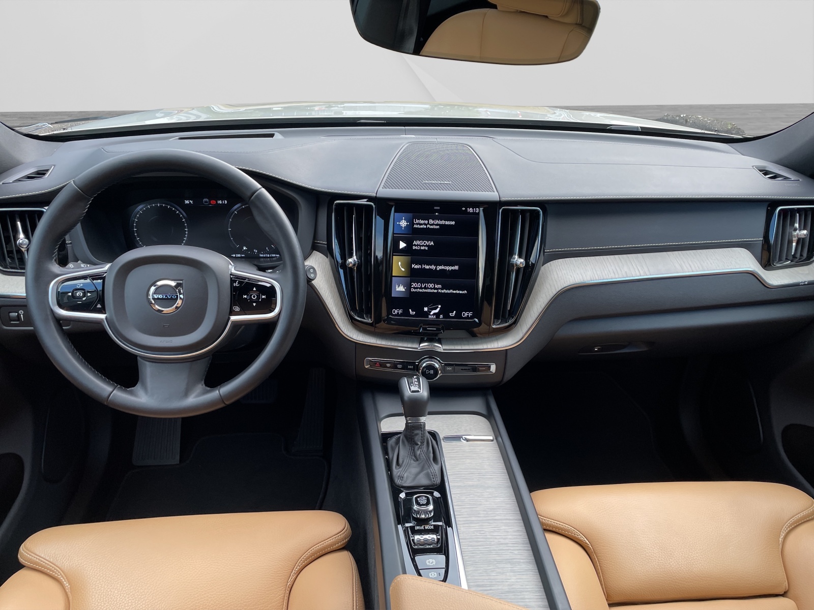VOLVO XC60 2.0 D4 Inscription AWD-image-10
