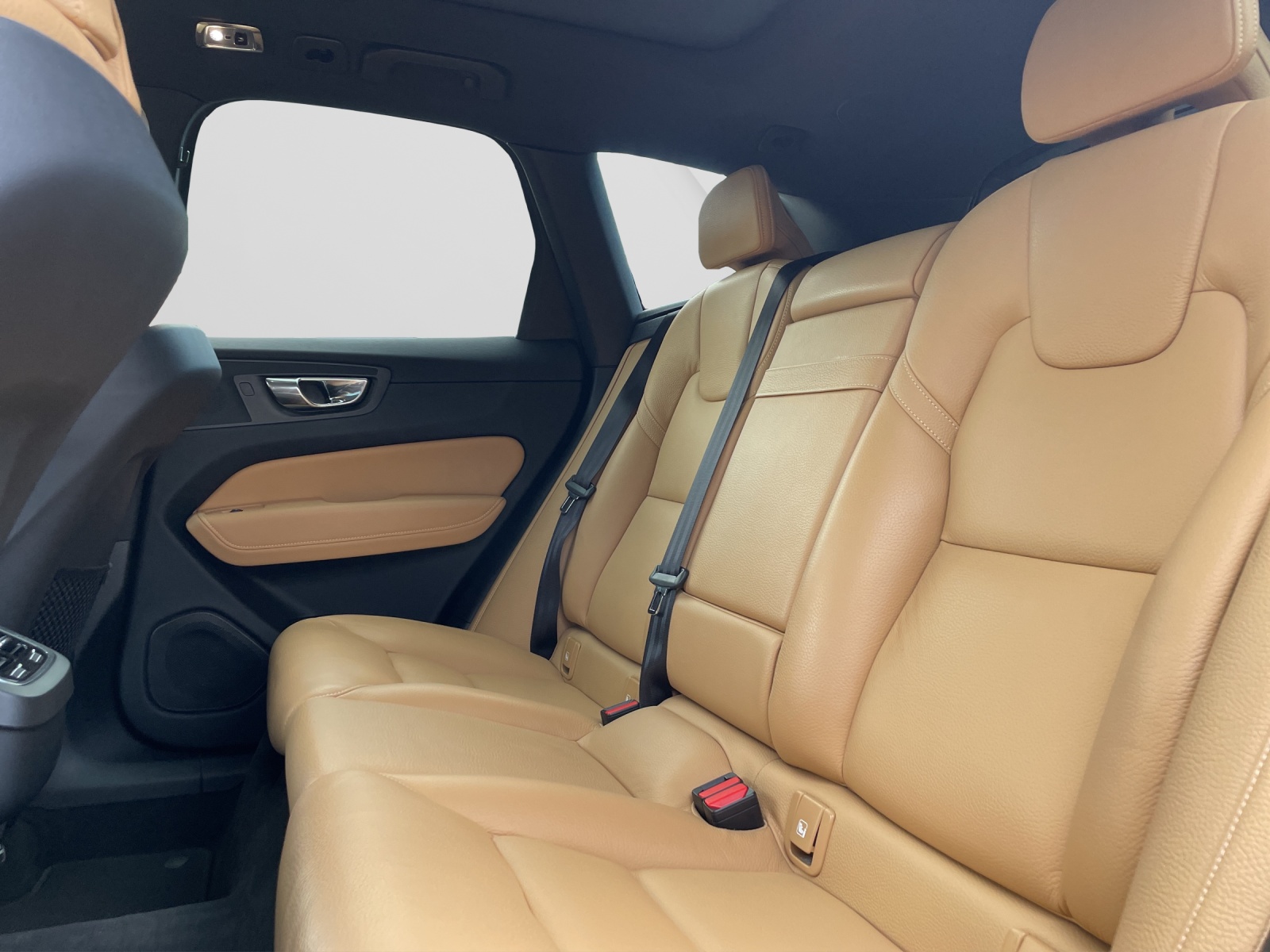 VOLVO XC60 2.0 D4 Inscription AWD-image-13