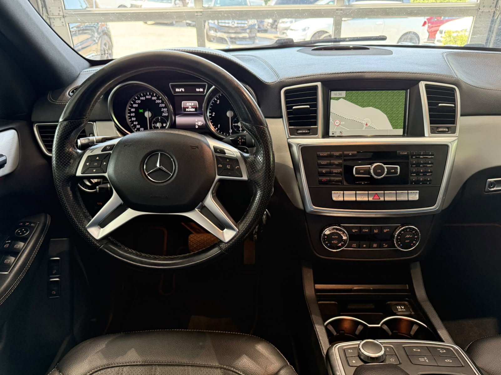 MERCEDES-BENZ GL 350 BlueTEC 4Matic 7G-TRONIC-image-12