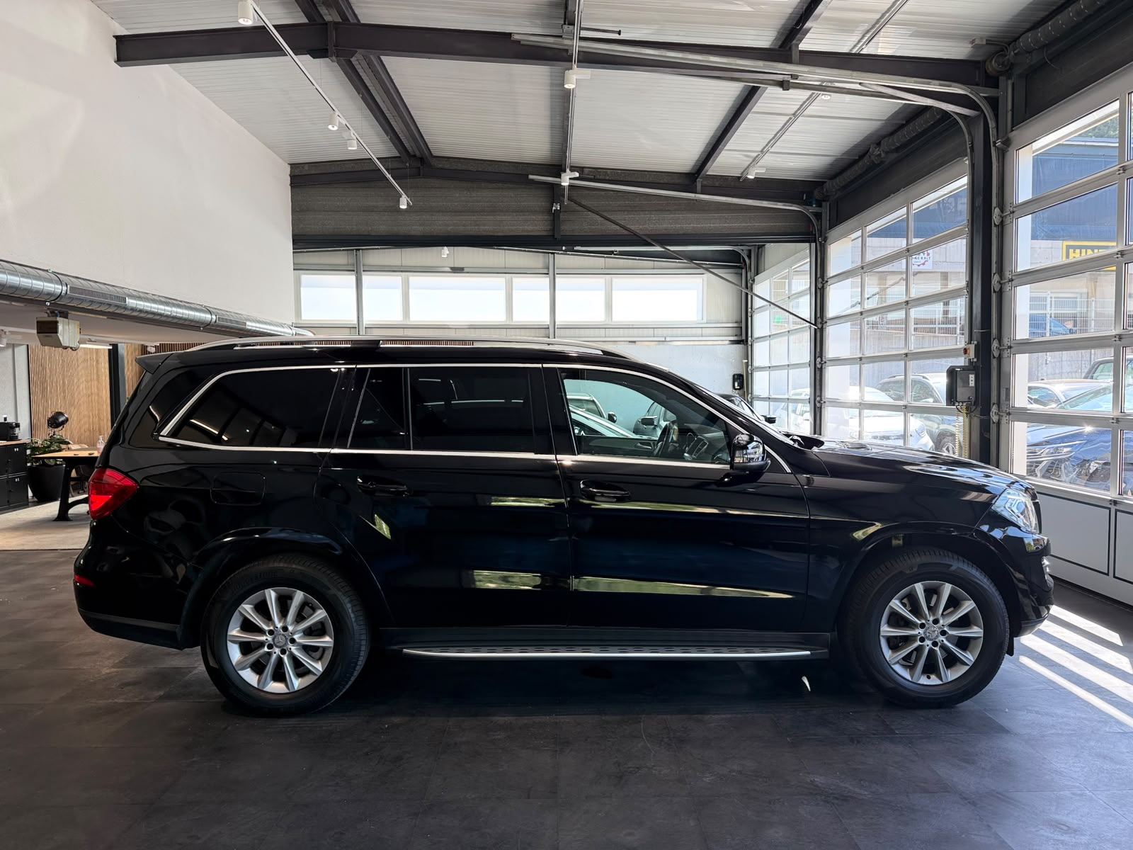 MERCEDES-BENZ GL 350 BlueTEC 4Matic 7G-TRONIC-image-4