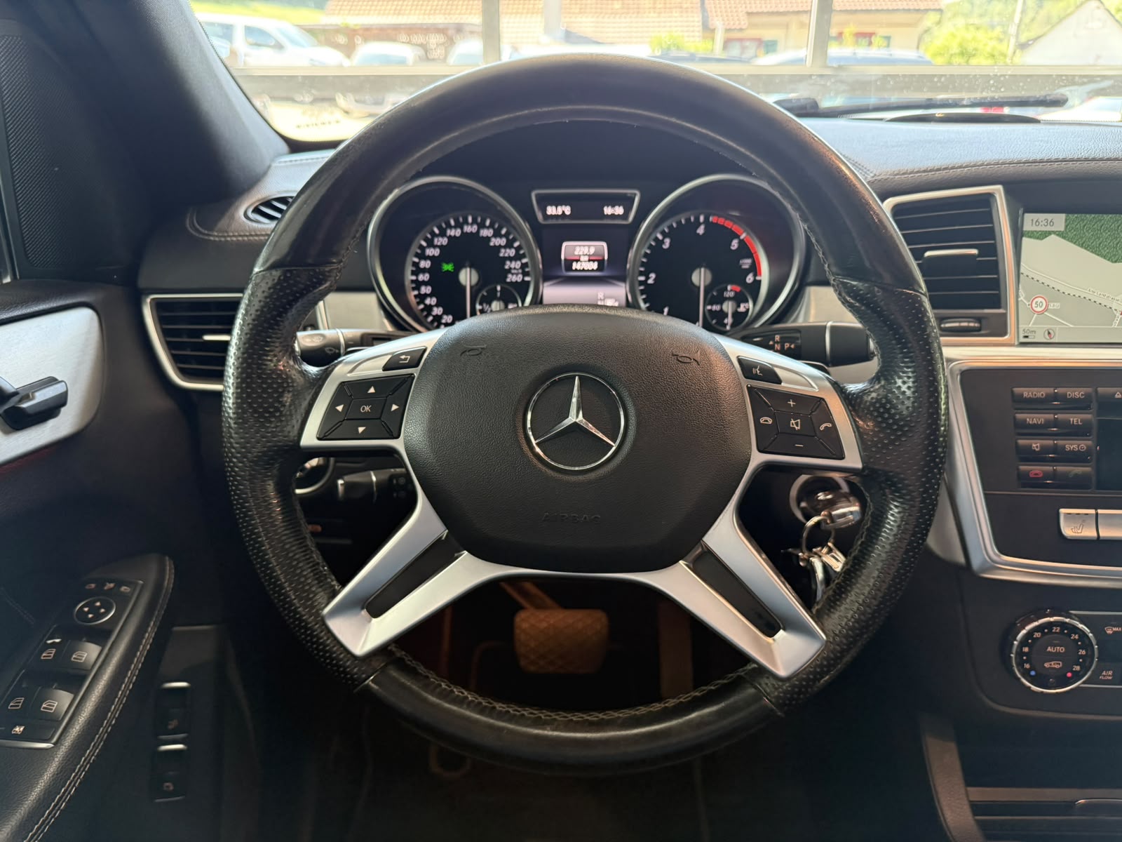 MERCEDES-BENZ GL 350 BlueTEC 4Matic 7G-TRONIC-image-13