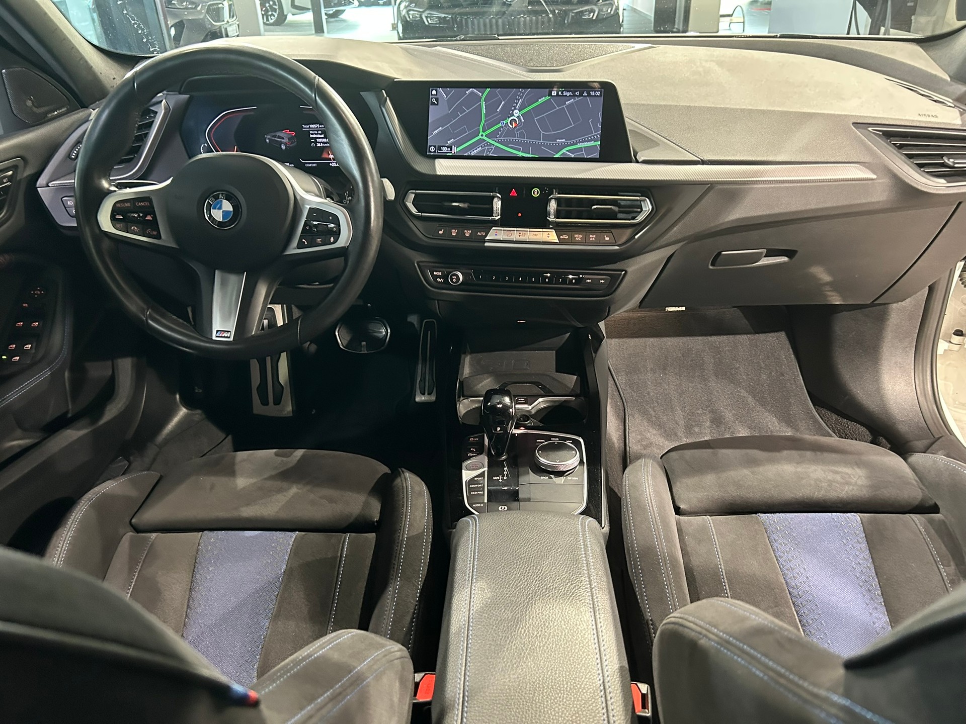BMW 120i Pure M Sport Steptronic-image-19