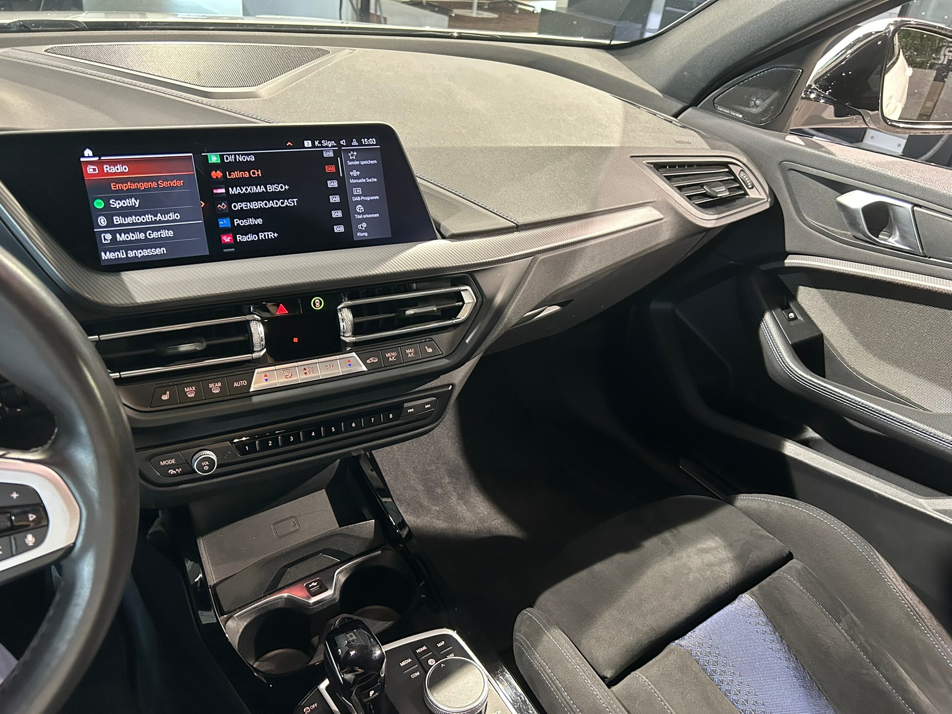 BMW 120i Pure M Sport Steptronic-image-22