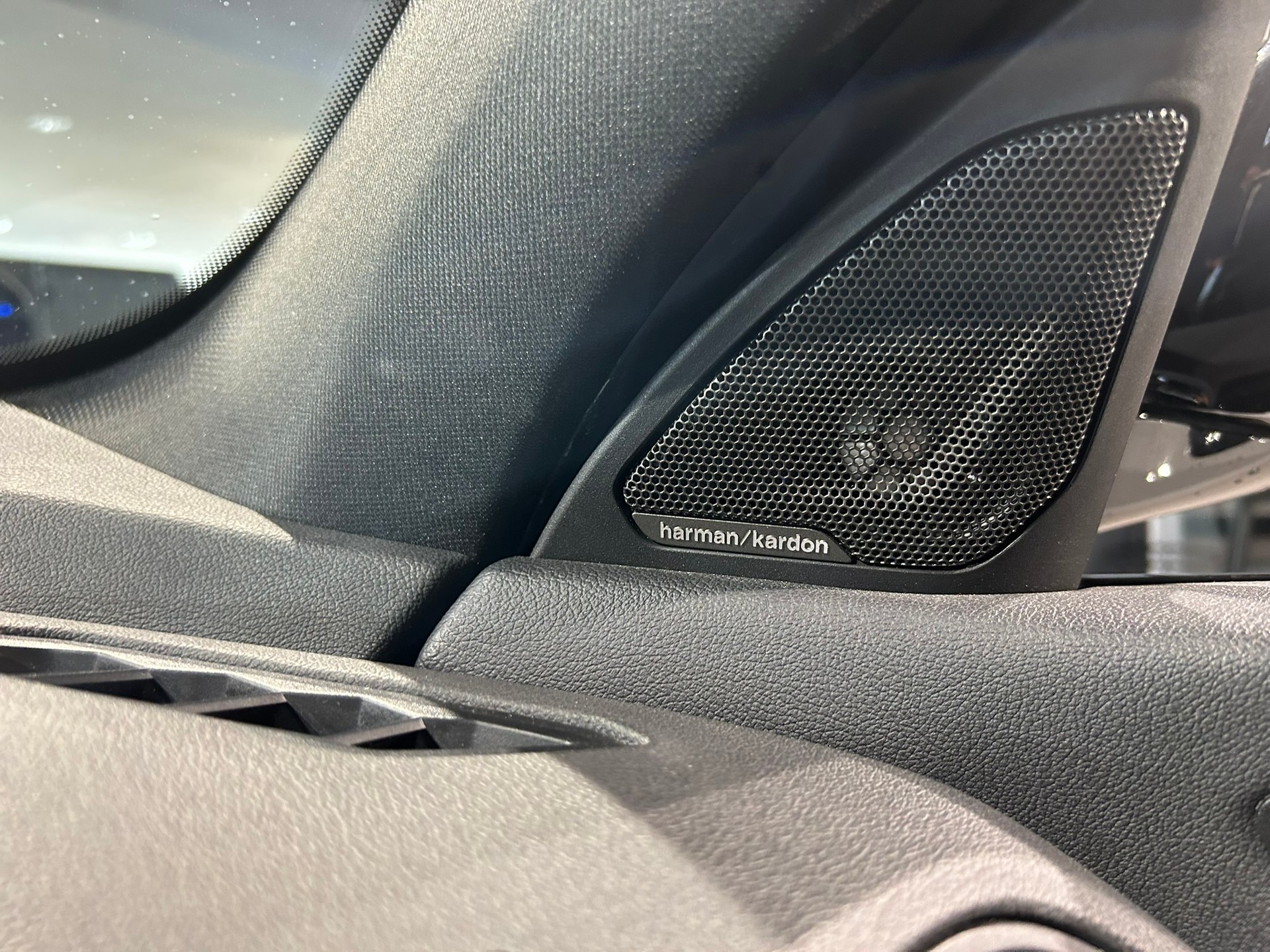 BMW 120i Pure M Sport Steptronic-image-23
