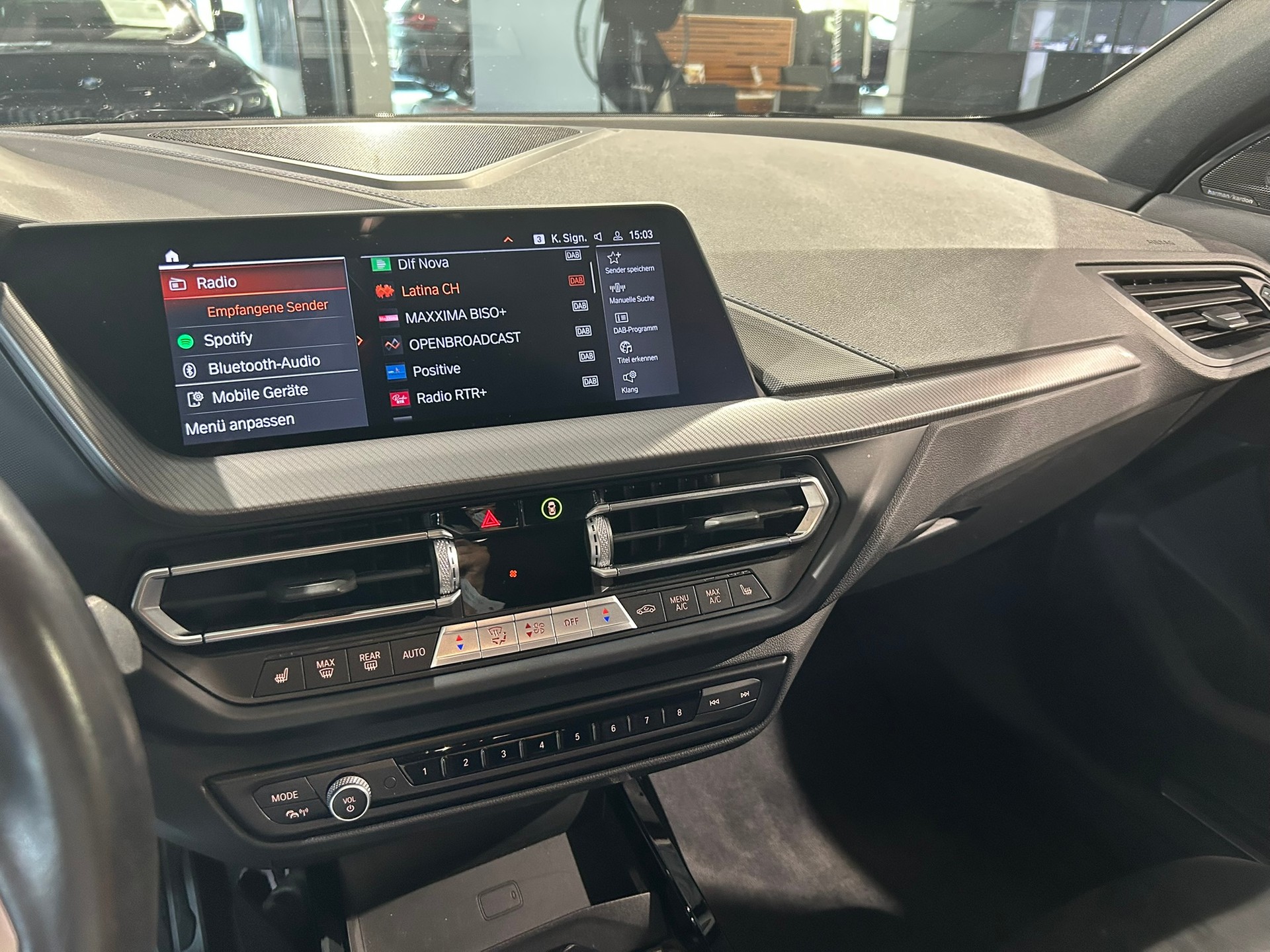 BMW 120i Pure M Sport Steptronic-image-29