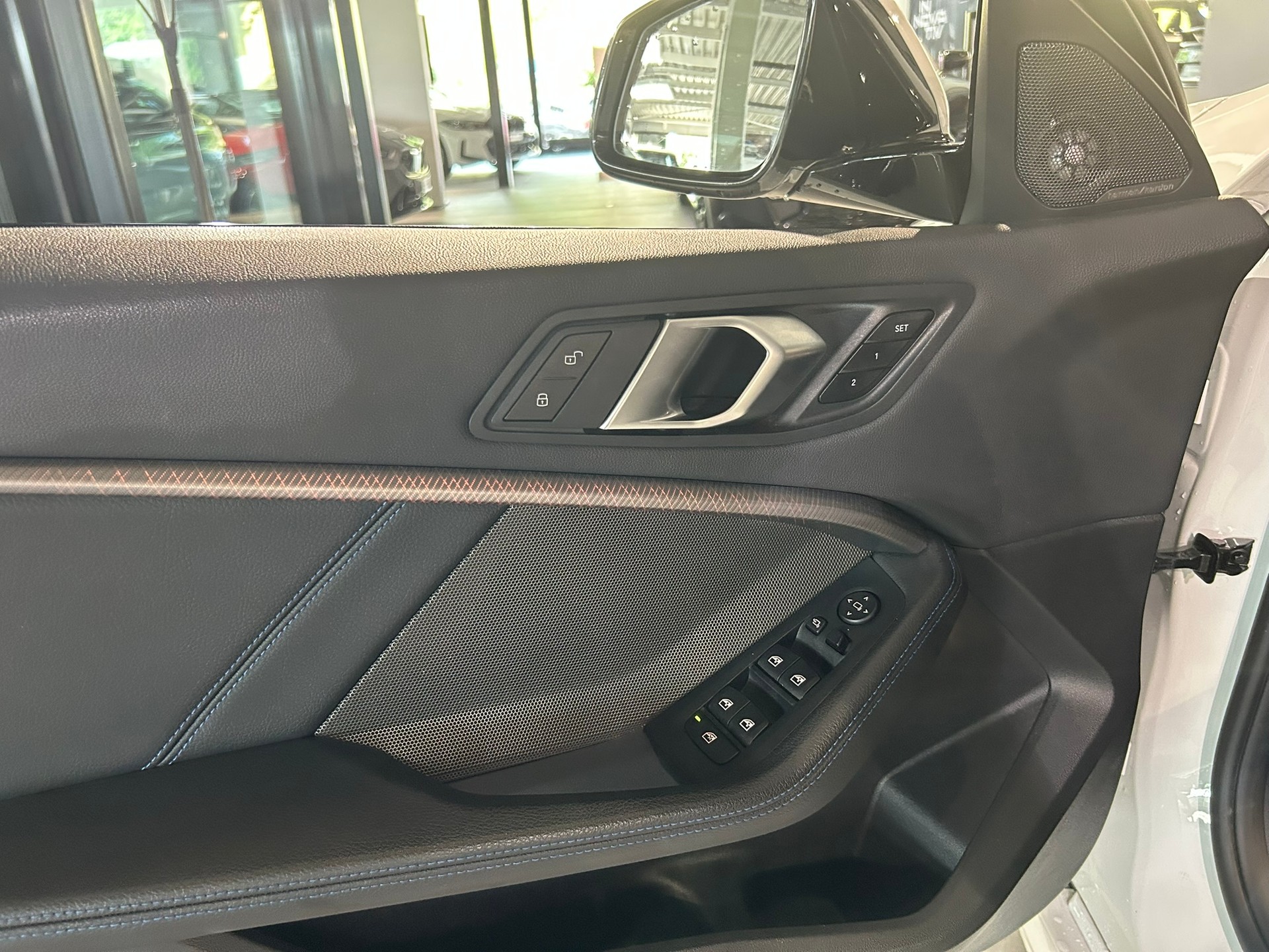 BMW 120i Pure M Sport Steptronic-image-26