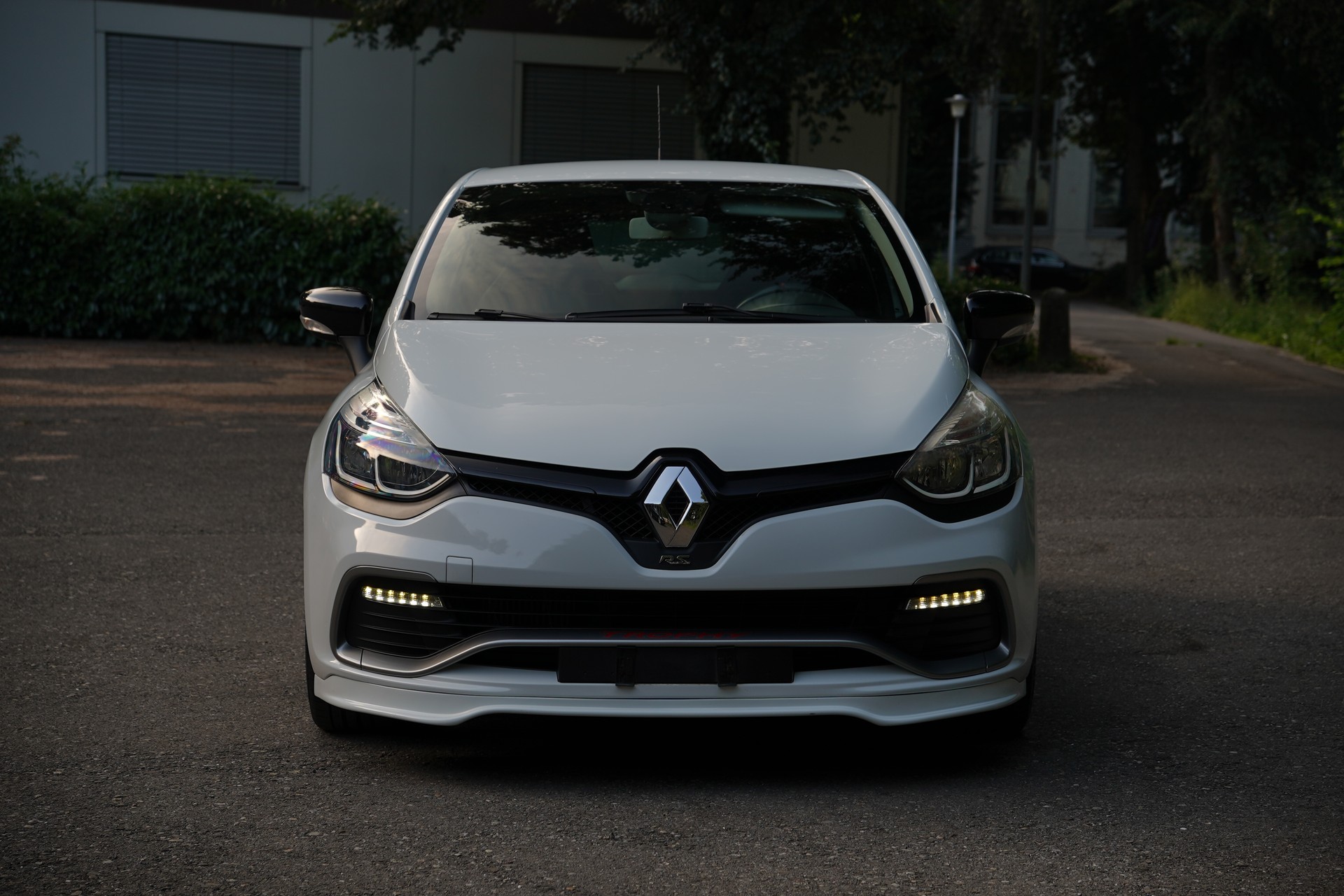 RENAULT Clio 1.6 T RS 220 Trophy EDC-image-7