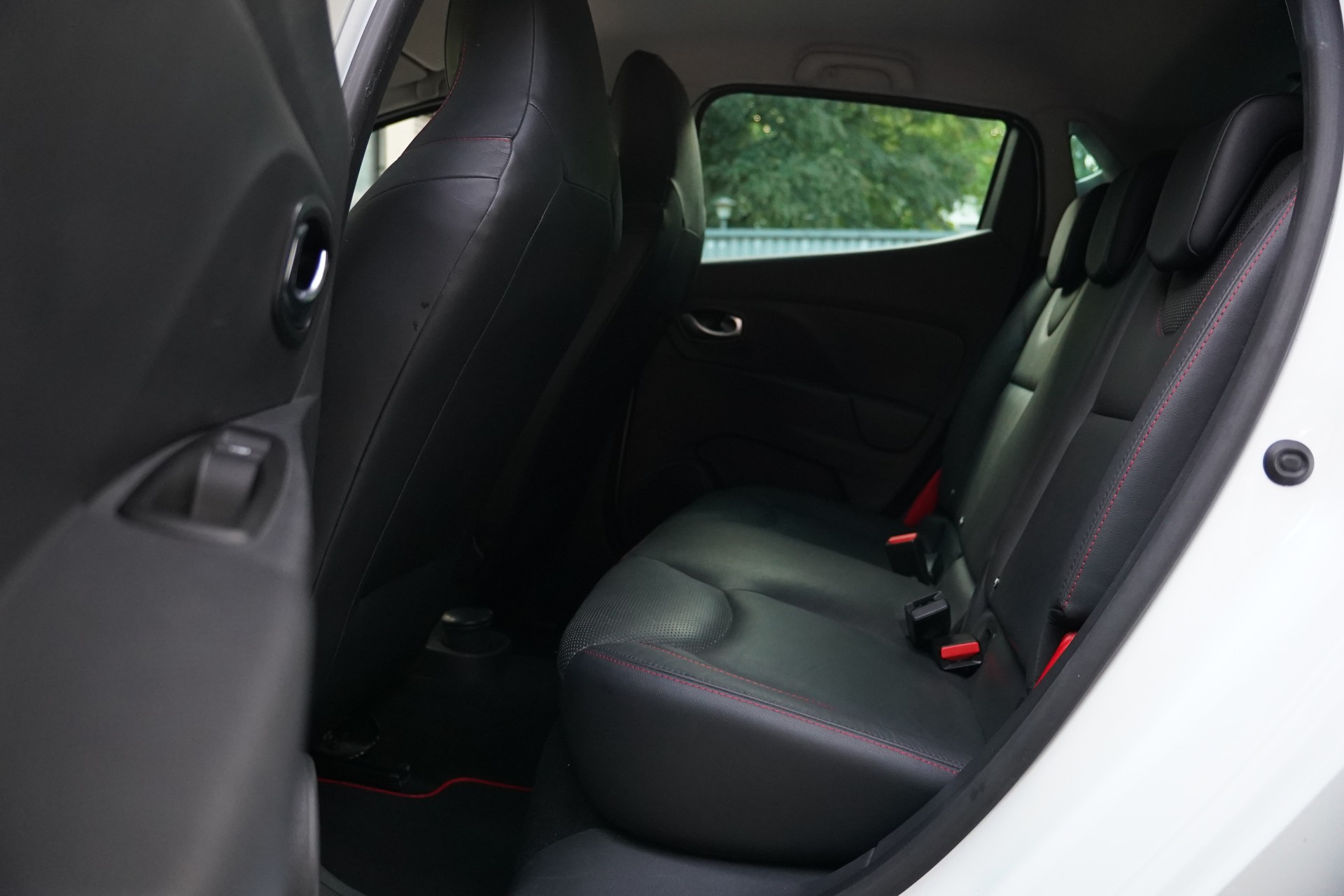 RENAULT Clio 1.6 T RS 220 Trophy EDC-image-18