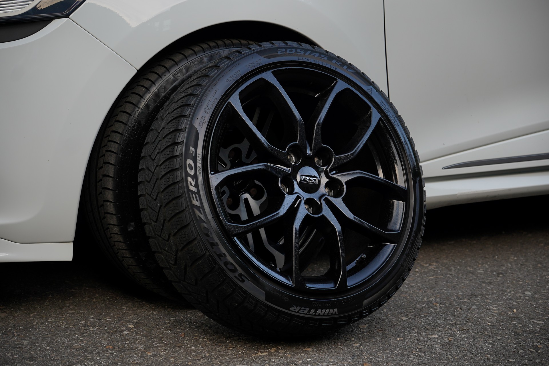 RENAULT Clio 1.6 T RS 220 Trophy EDC-image-9