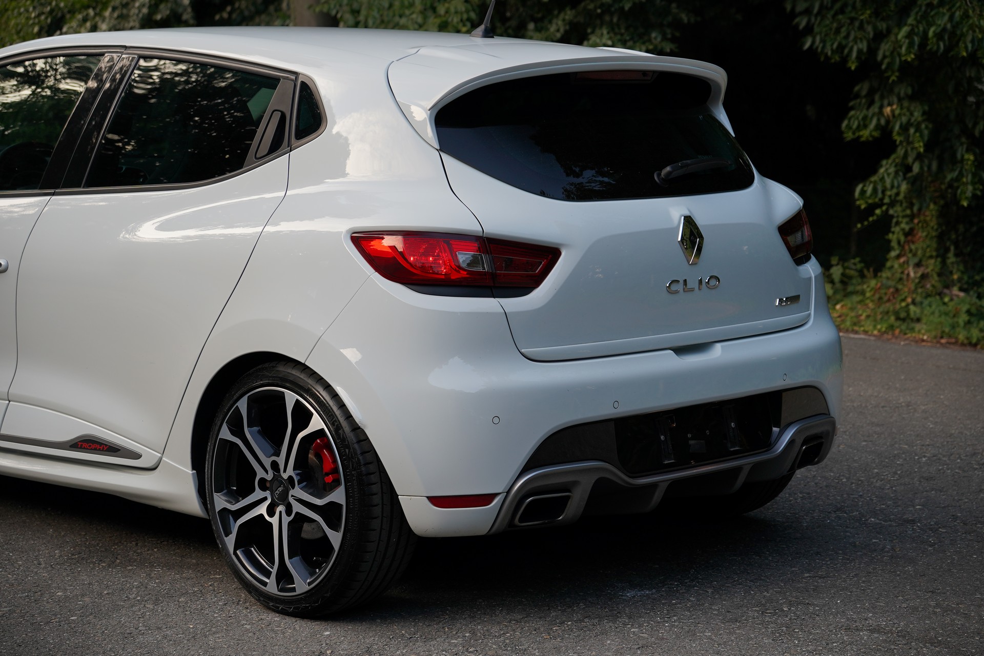 RENAULT Clio 1.6 T RS 220 Trophy EDC-image-11