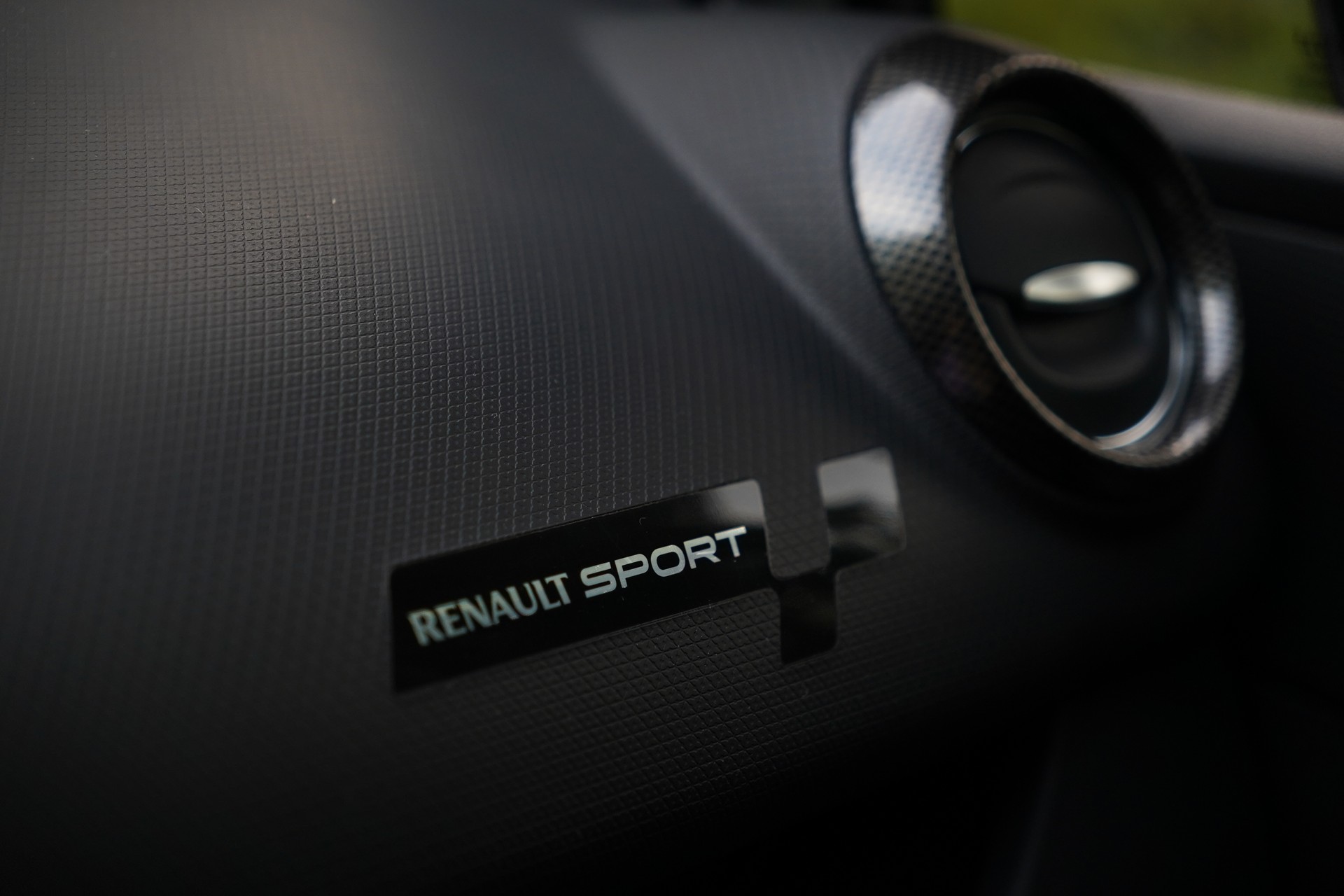RENAULT Clio 1.6 T RS 220 Trophy EDC-image-29